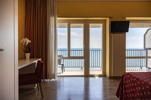 Стандартный двухместный номер с 1 двуспальной кроватью, вид на море в Hotel Villa Margherita