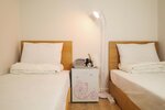 Twin Room, No Windows (non-Korean nationals only) в Starria Hostel