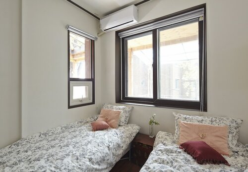 Twin Room B (202) в Jiwoljang Guest House