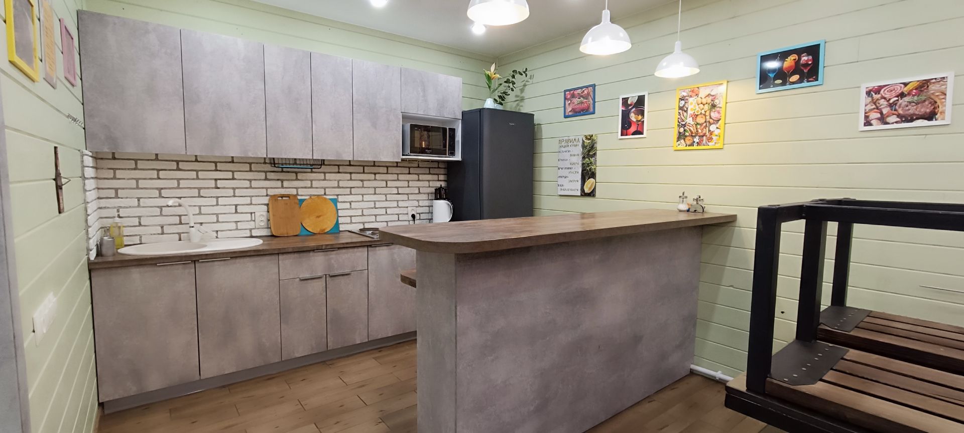 Коттедж с видом на лес