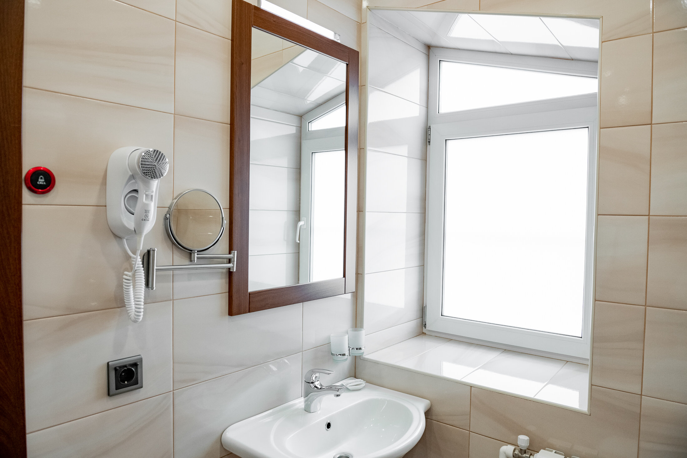 Двухместный номер с 2 отдельными кроватями и душем