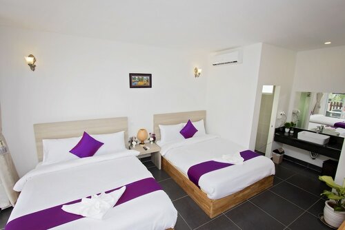 Бунгало, вид на сад в Good Time Resort