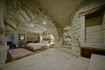 Семейный номер в Naraca Cave House