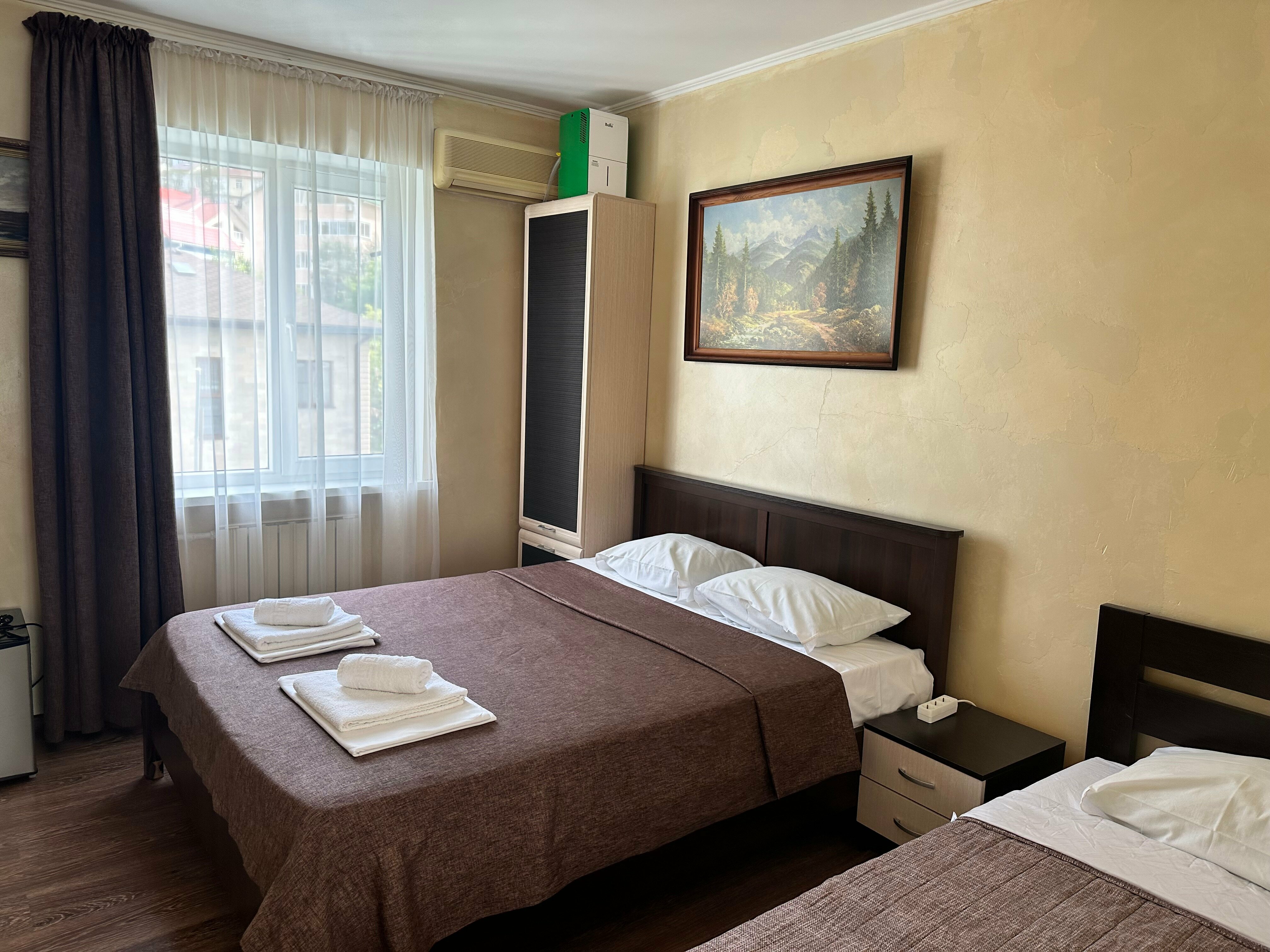 Трехместный номер с основными удобствами