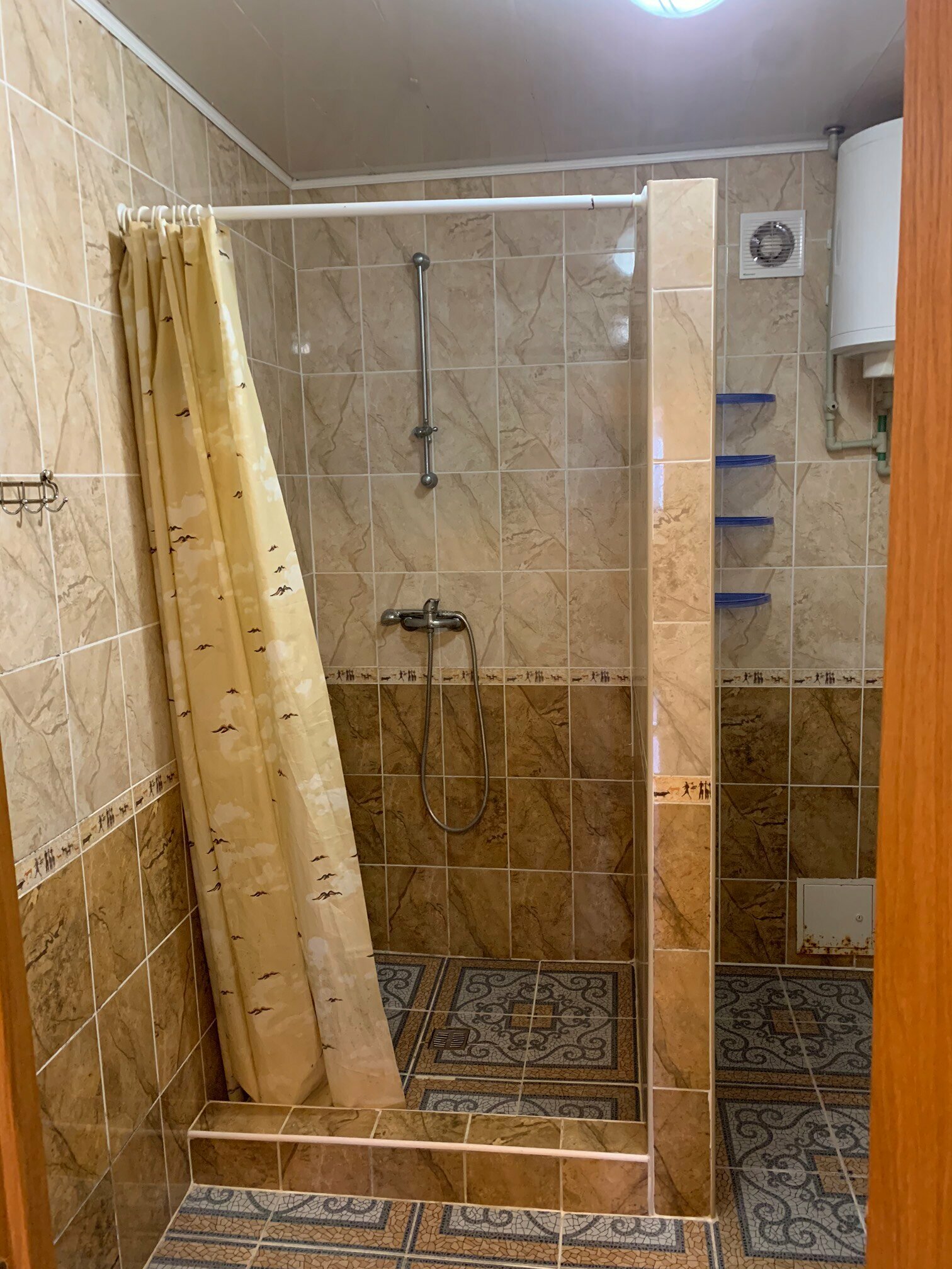 Стандартный номер с 2 односпальными кроватями и диваном