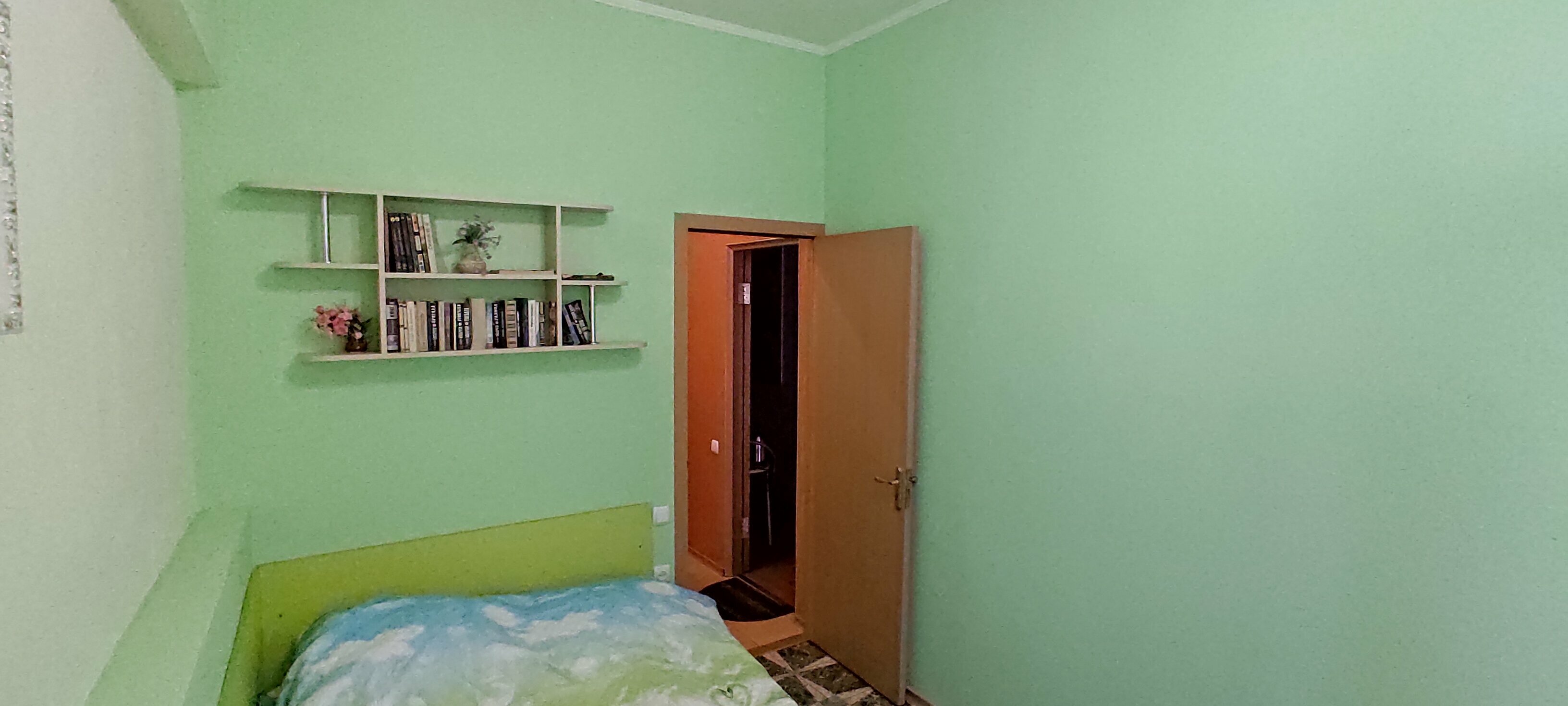 Четырехместный номер с душем