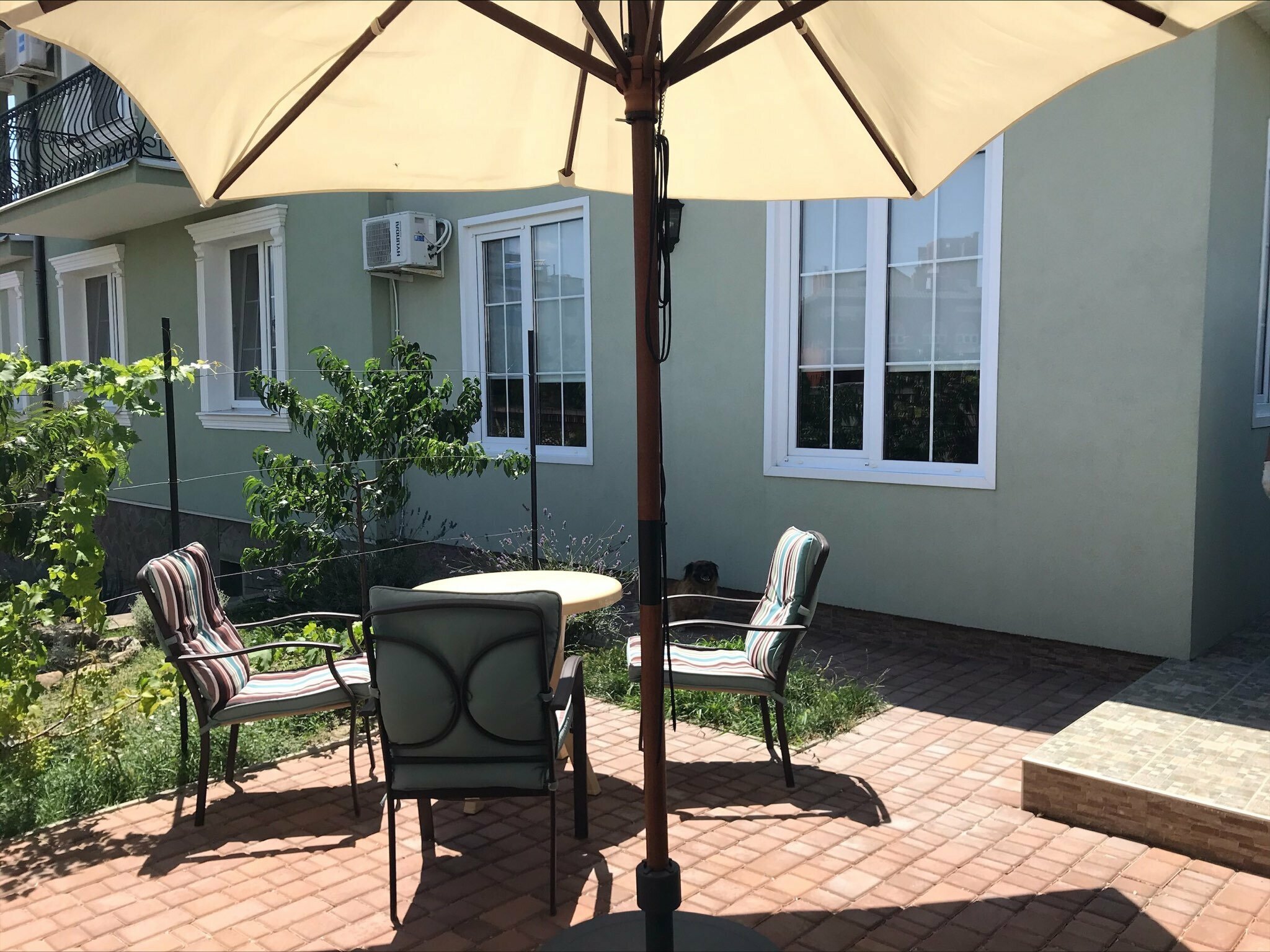 Трехместный номер с террасой