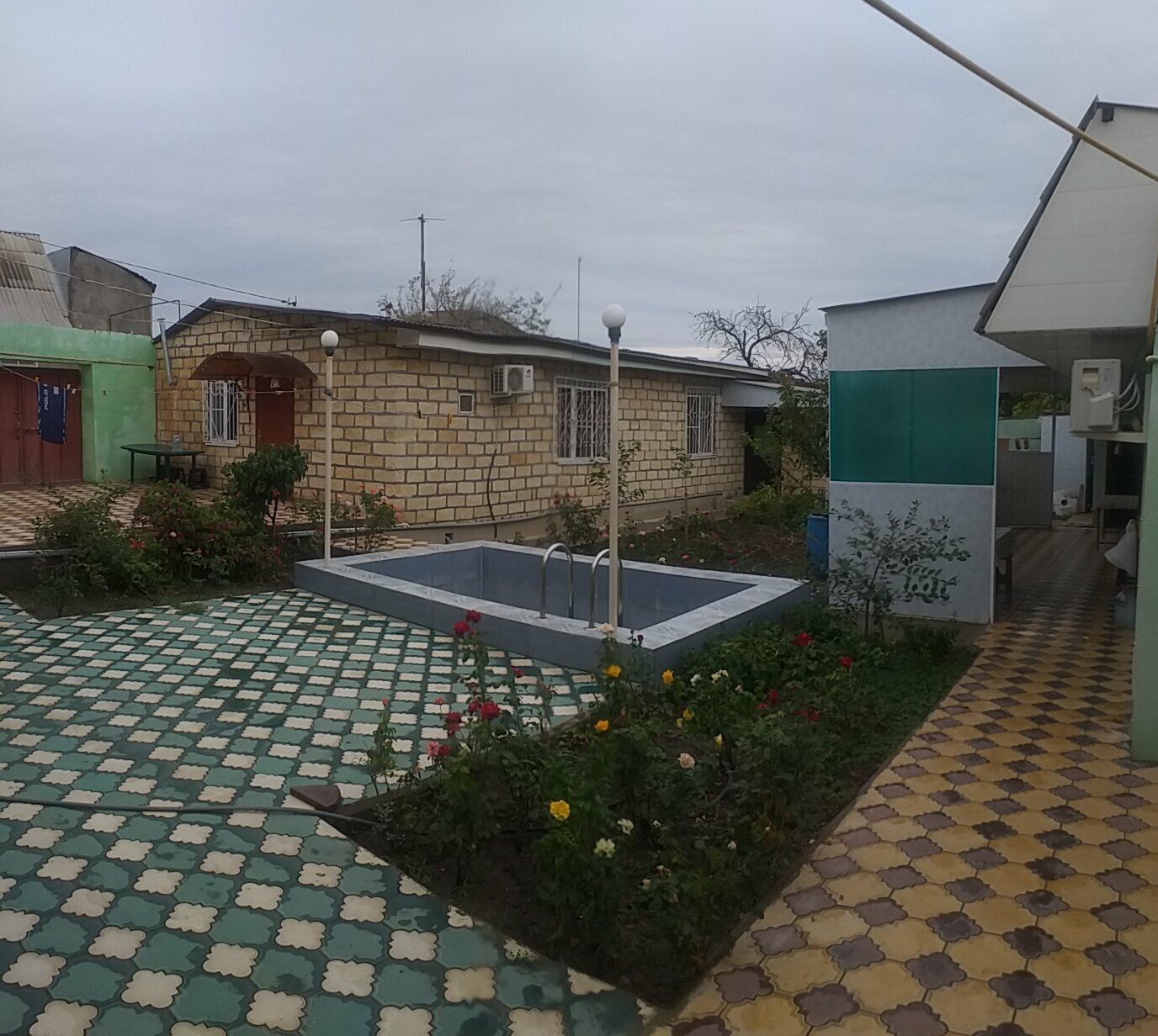 Трехместный номер с видом на бассейн