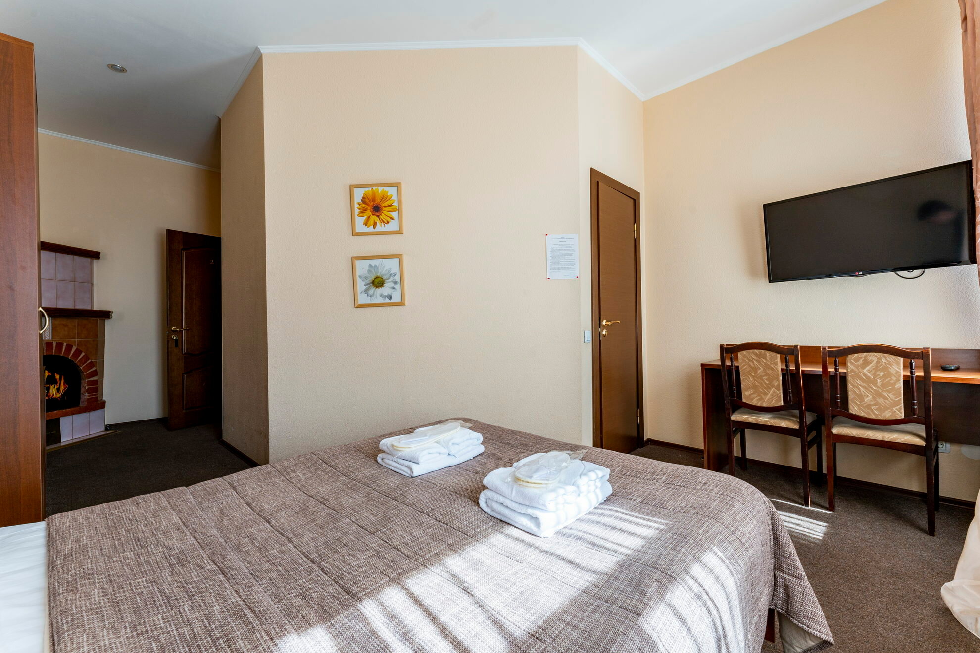 Улучшенный двухместный номер с 1 кроватью или 2 отдельными кроватями, вид на город