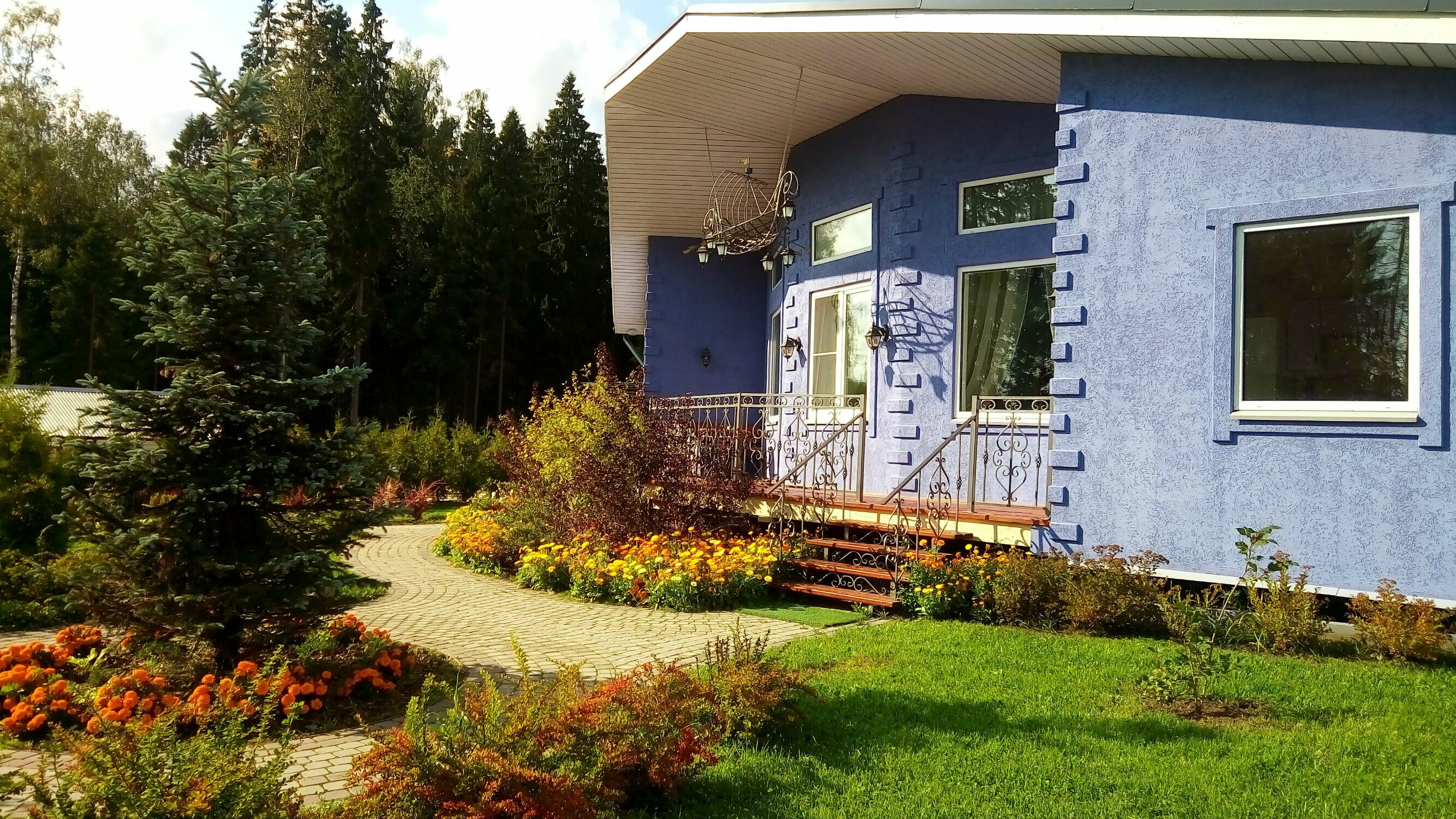 Дом с собственным бассейном