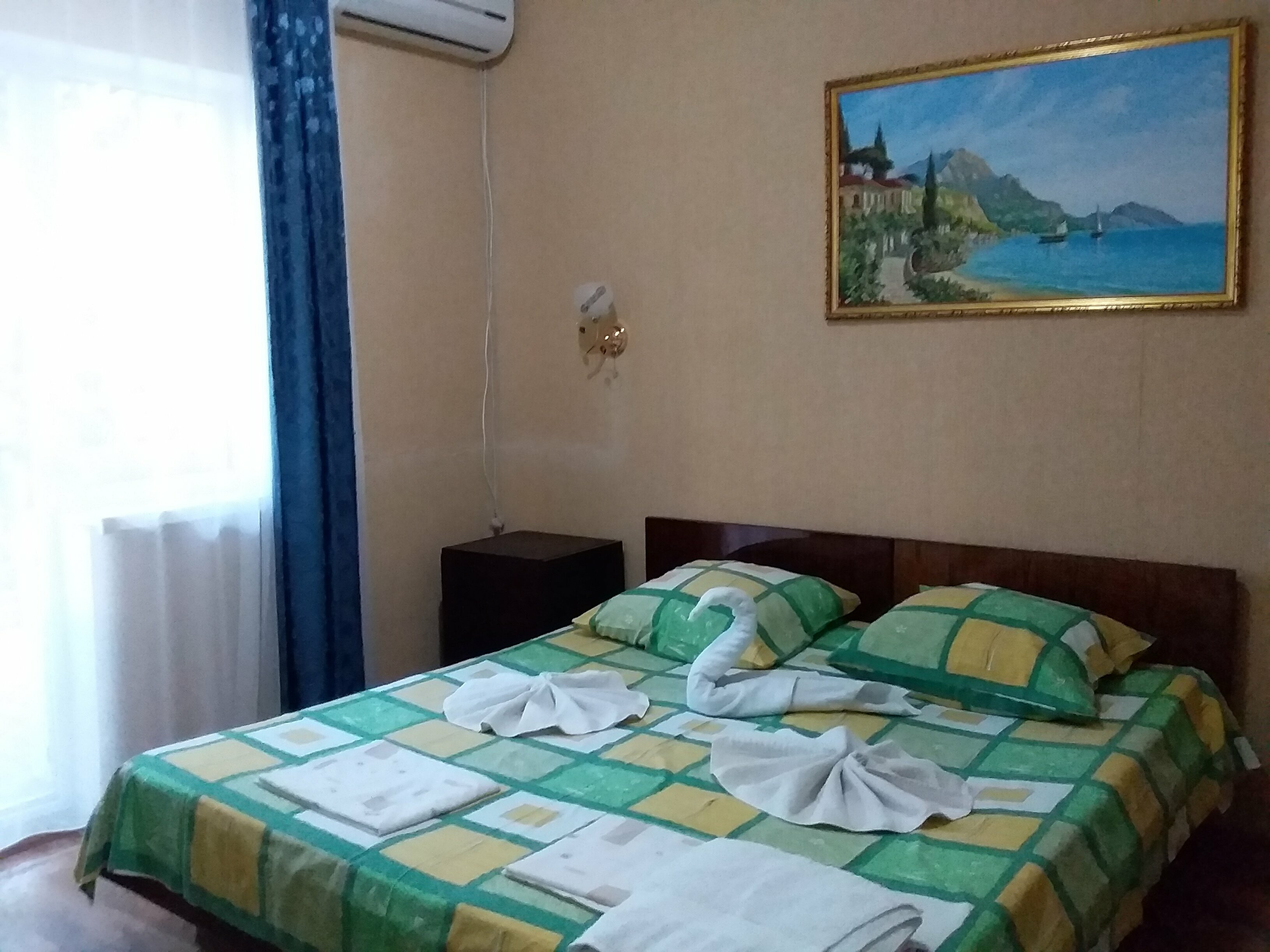 Трехместный номер «Комфорт» с душем