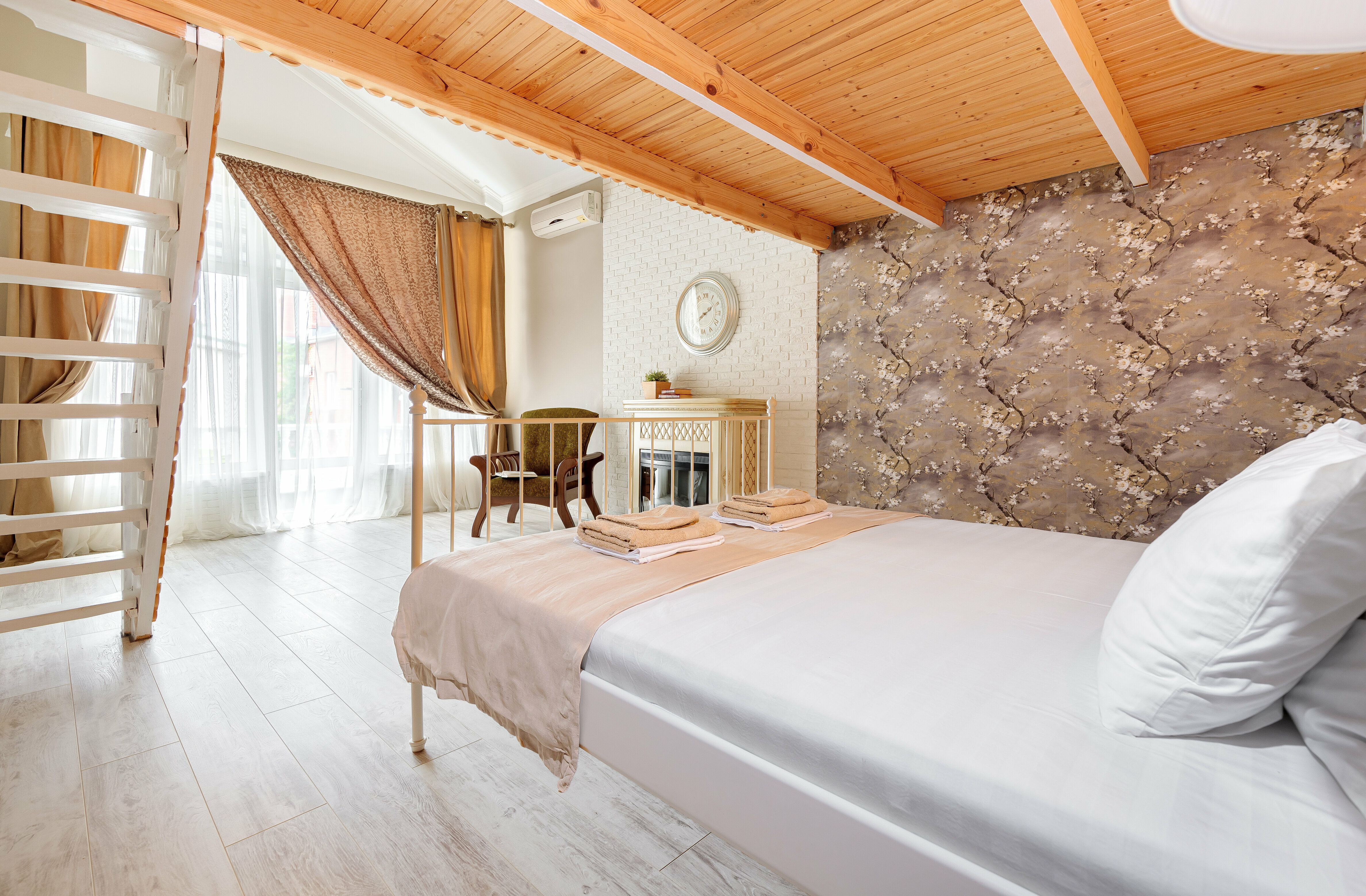 Семейный номер с общей ванной комнатой