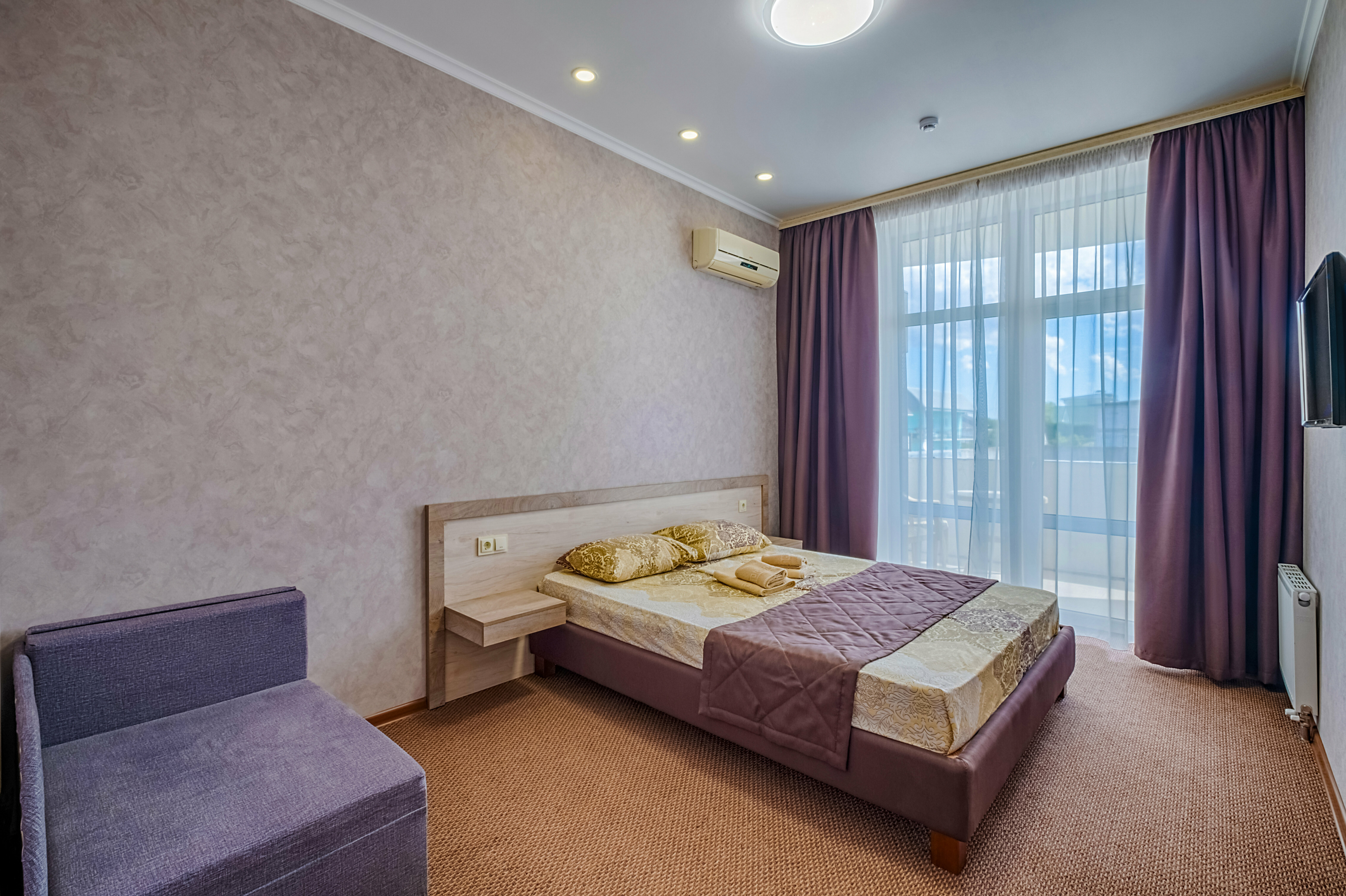 Четырехместный номер с балконом