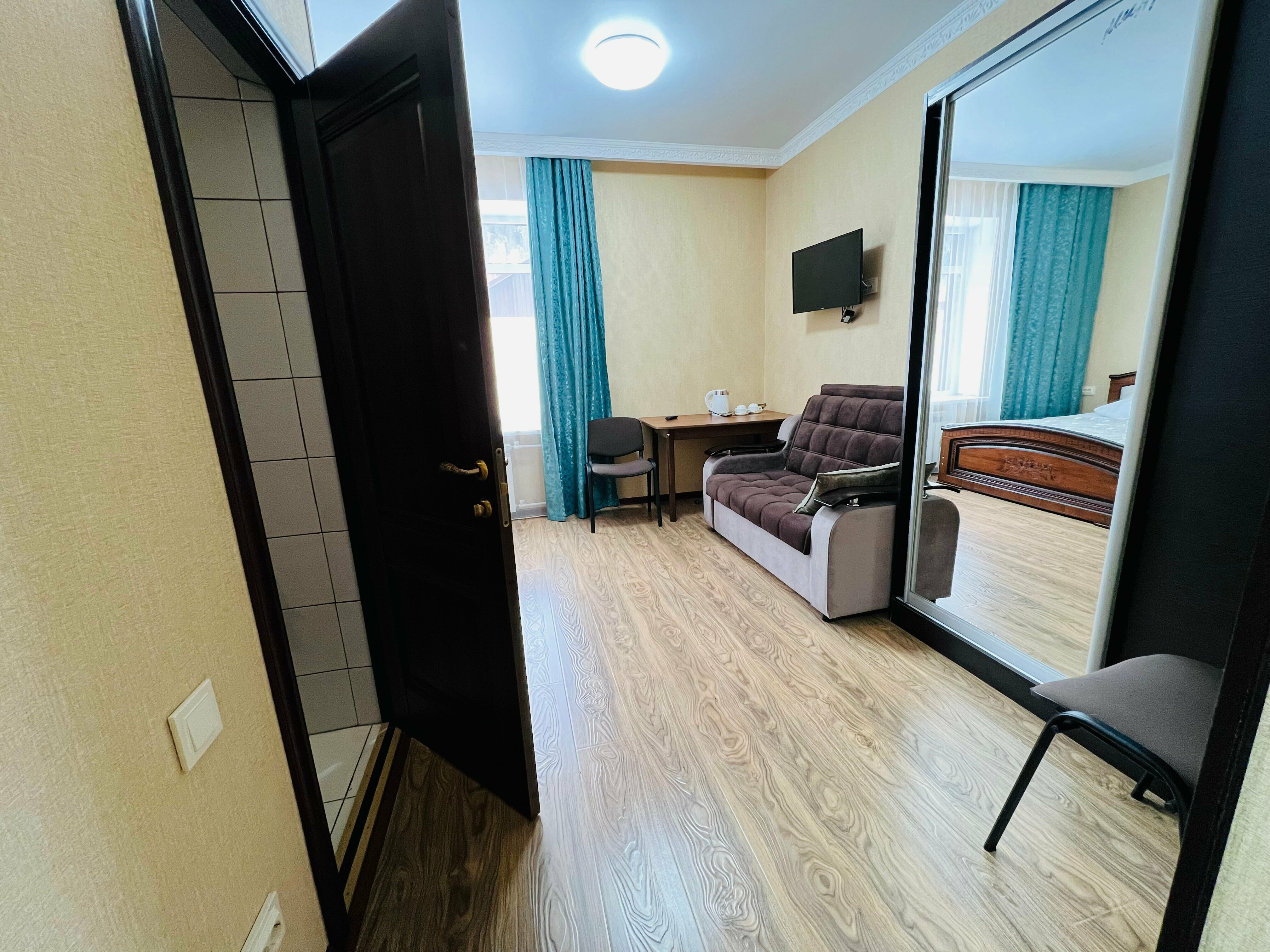 Семейный номер с видом на горы