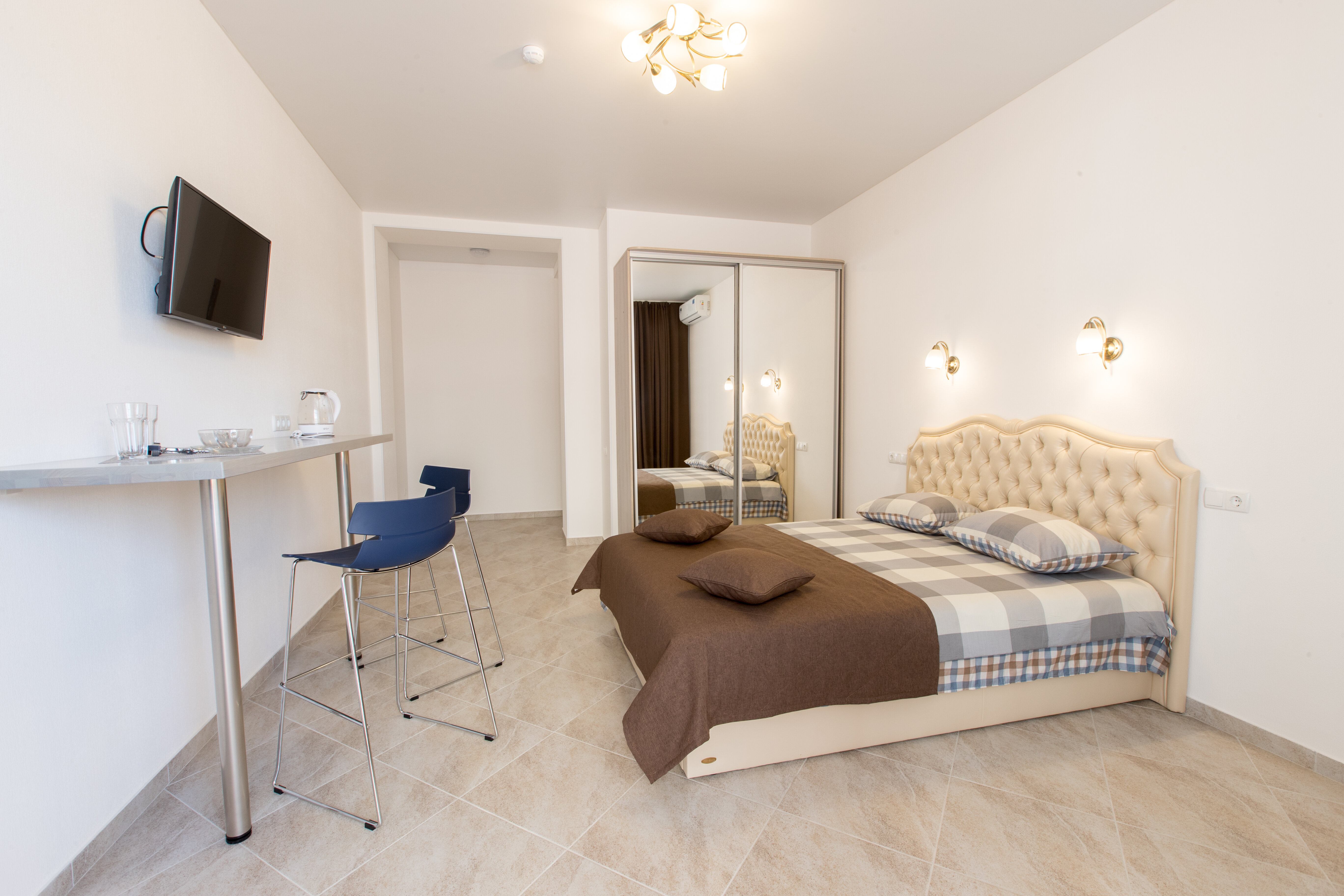 Трехместный номер с балконом