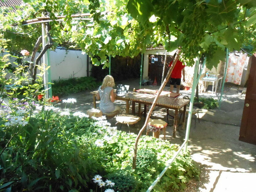 Четырехместный номер эконом-класса с общей ванной комнатой