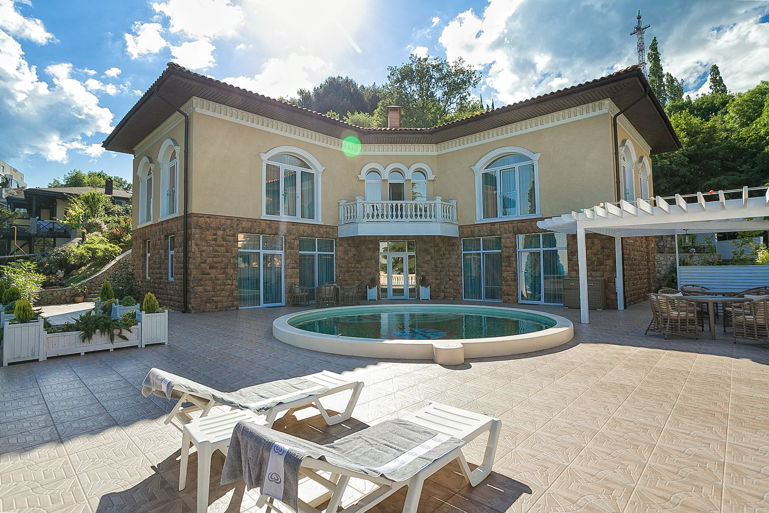 Двухместный номер Делюкс с 1 кроватью и боковым видом на море