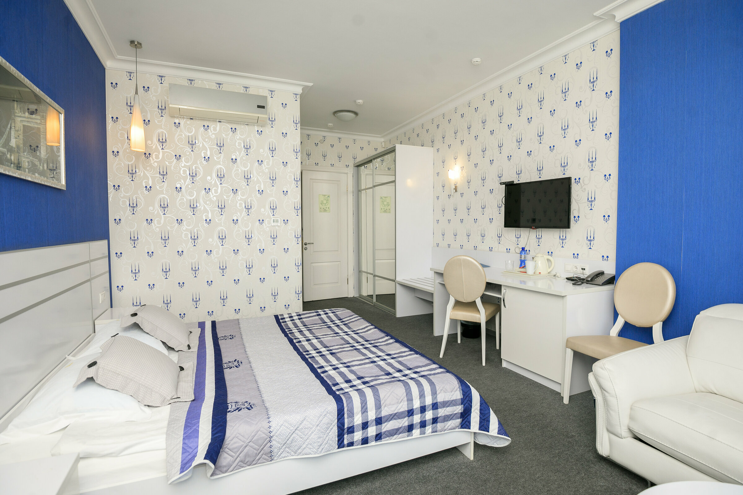 Номер Делюкс