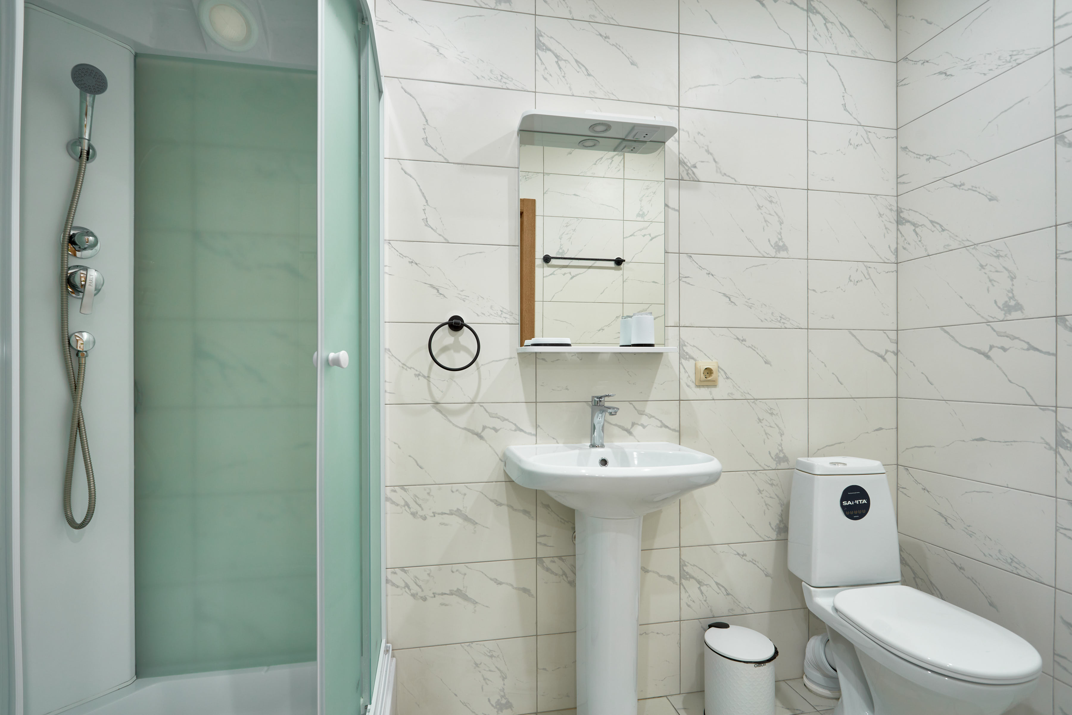 Кровать в общем 6-местном номере