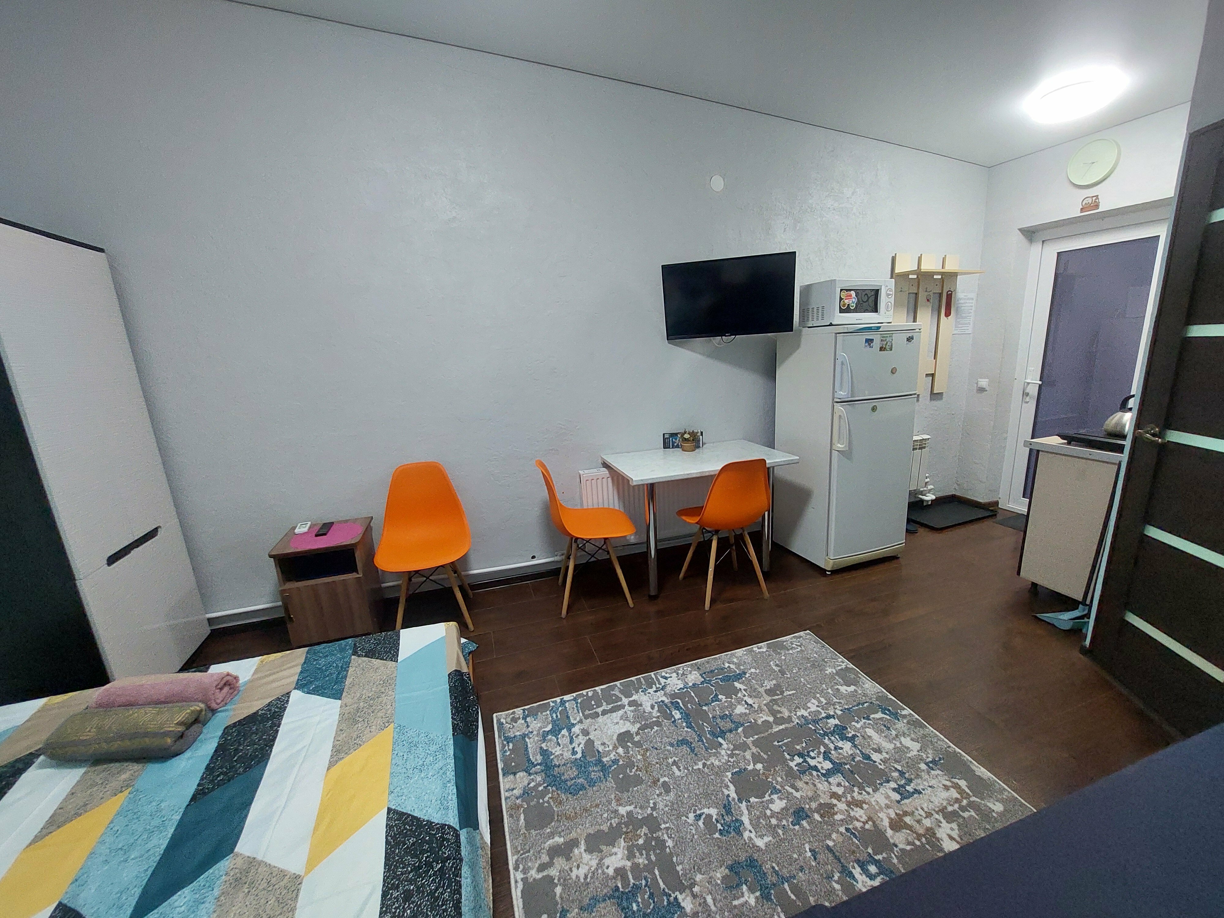 Студия -3, на 2 этаже