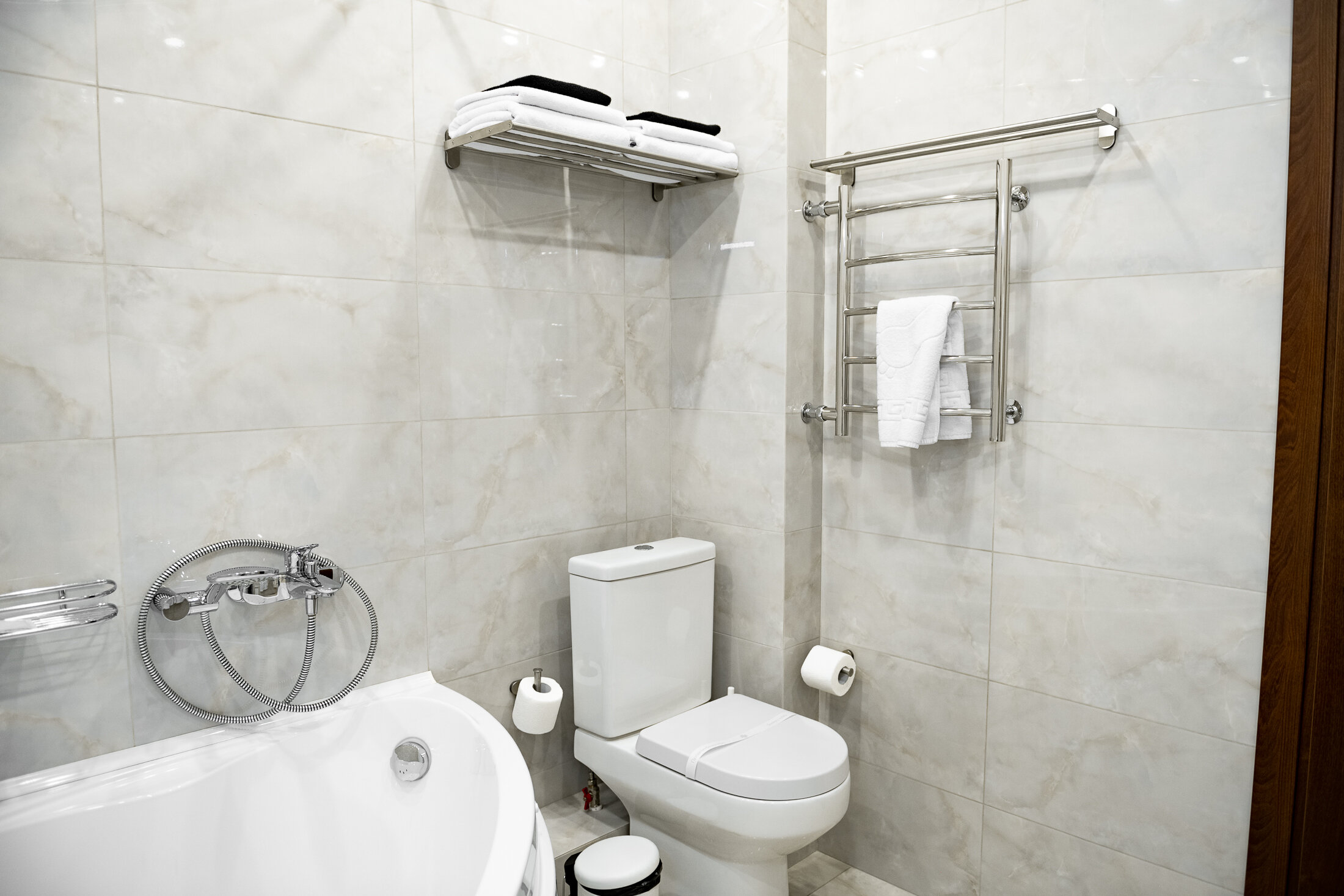 Люкс с кроватью размера «king-size» и гидромассажной ванной