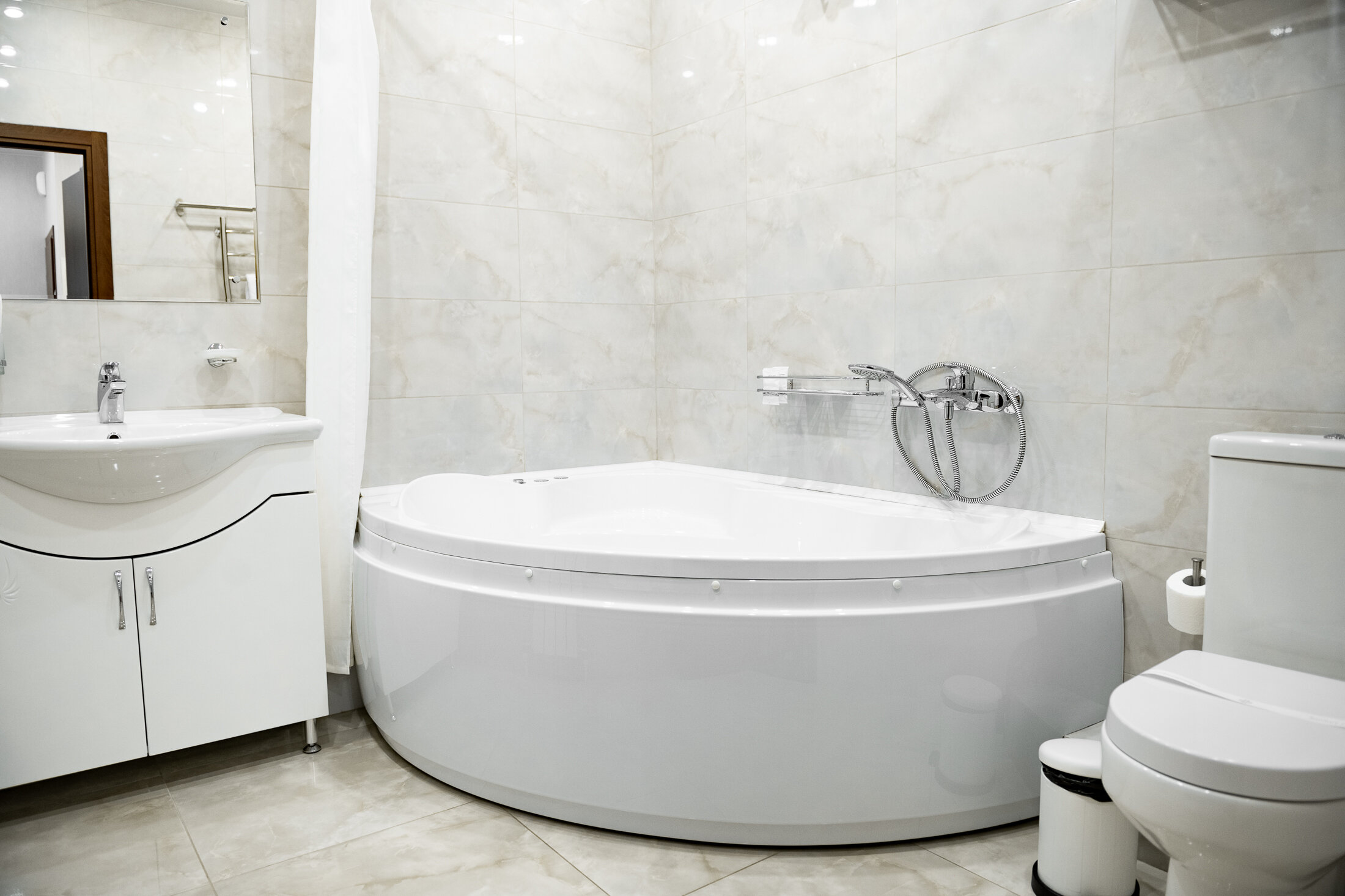 Люкс с кроватью размера «king-size» и гидромассажной ванной