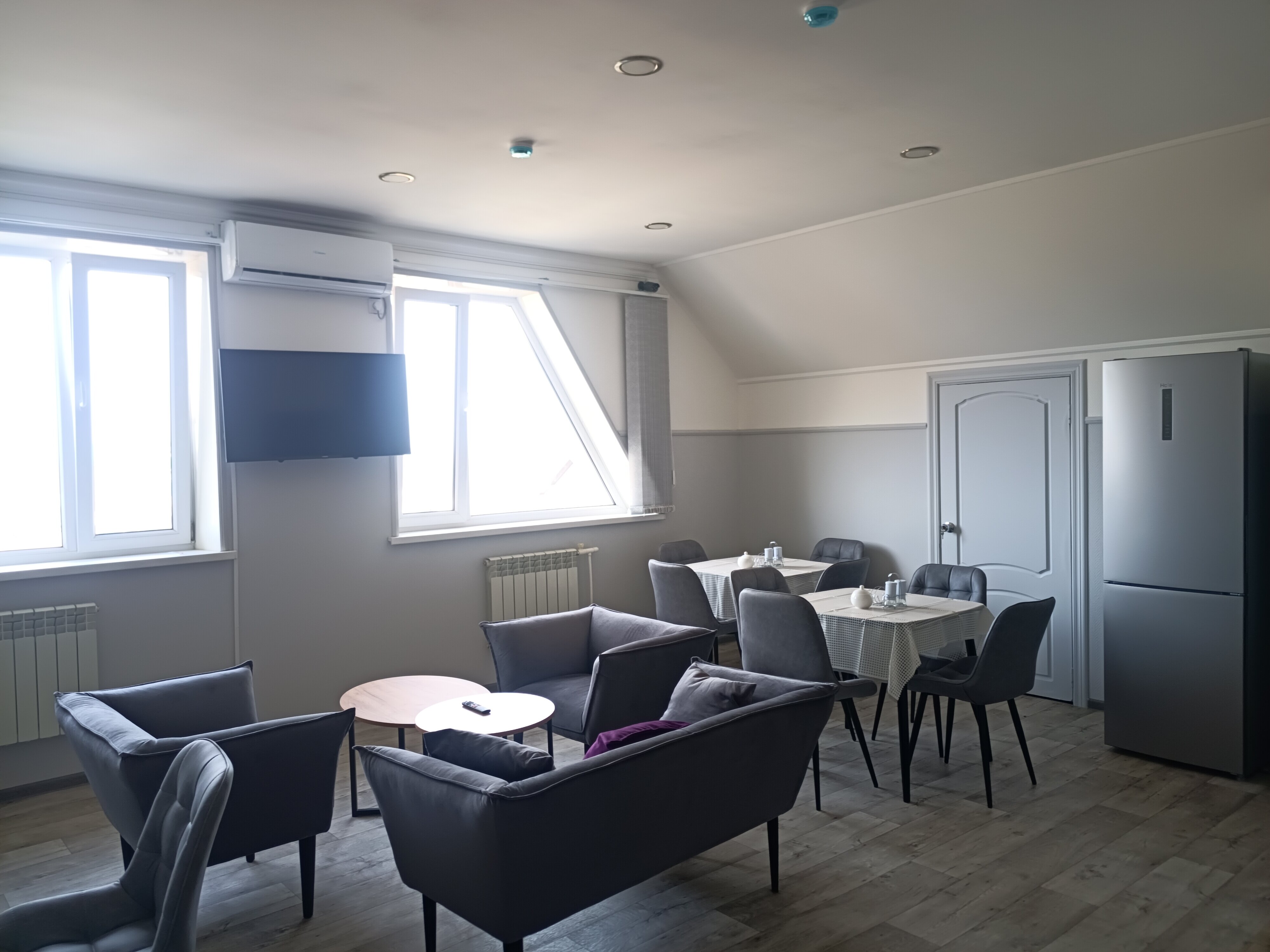 Двухместный номер с 1 кроватью и общей ванной комнатой