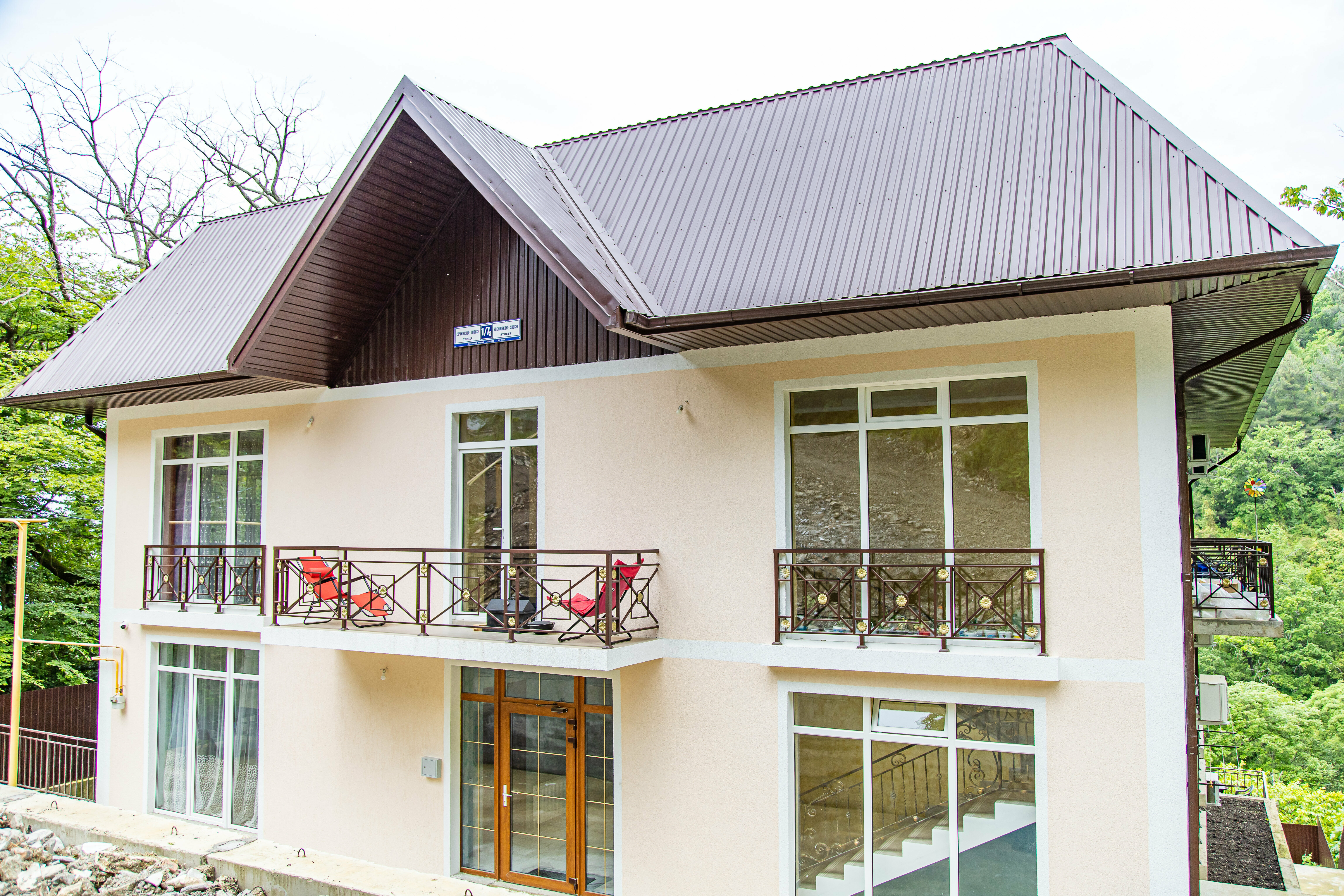 Трехместный номер с основными удобствами