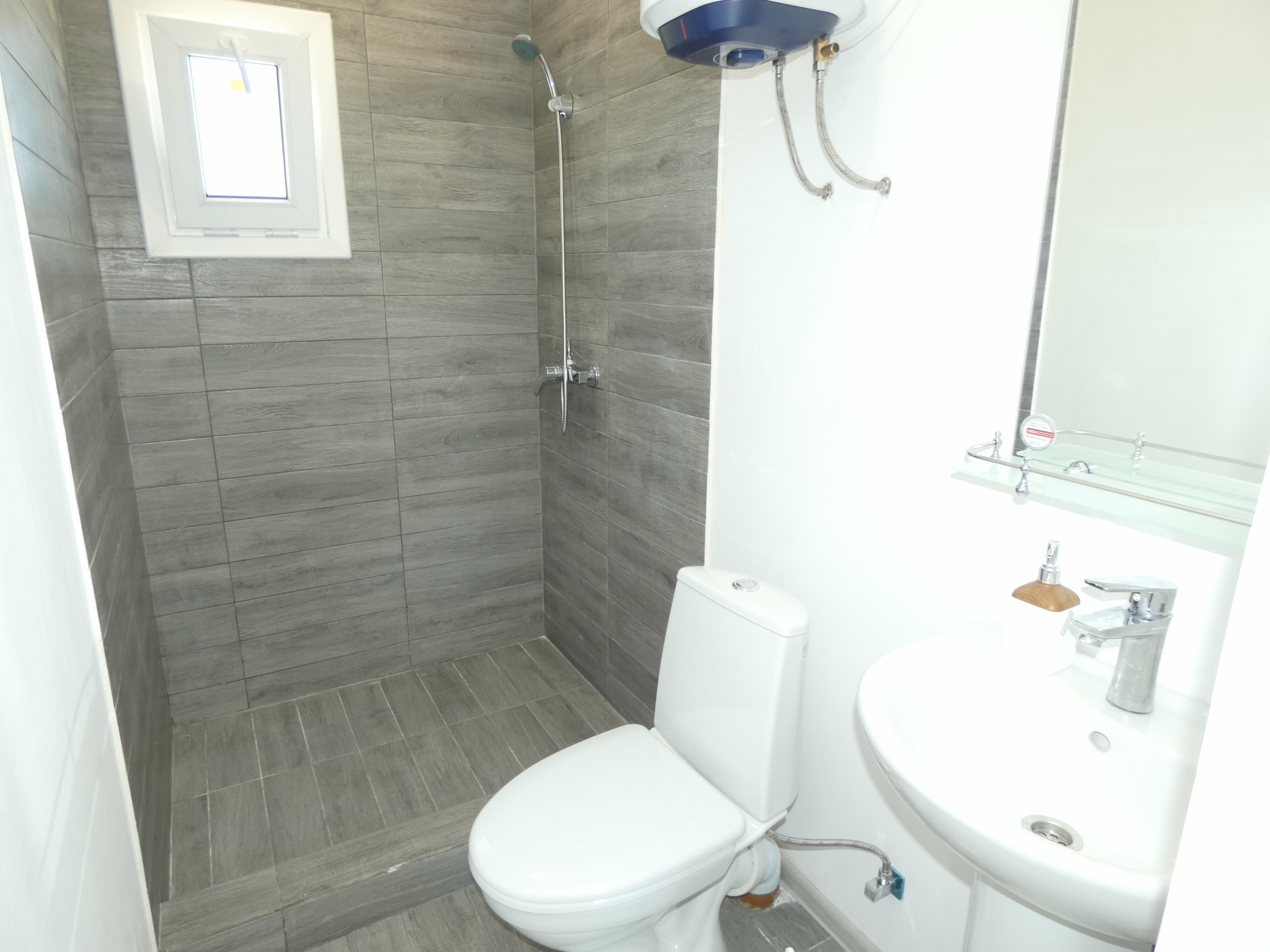 Cемейный номер с собственной ванной комнатой