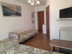Четырехместный номер с душем в Гостевой дом Бриз