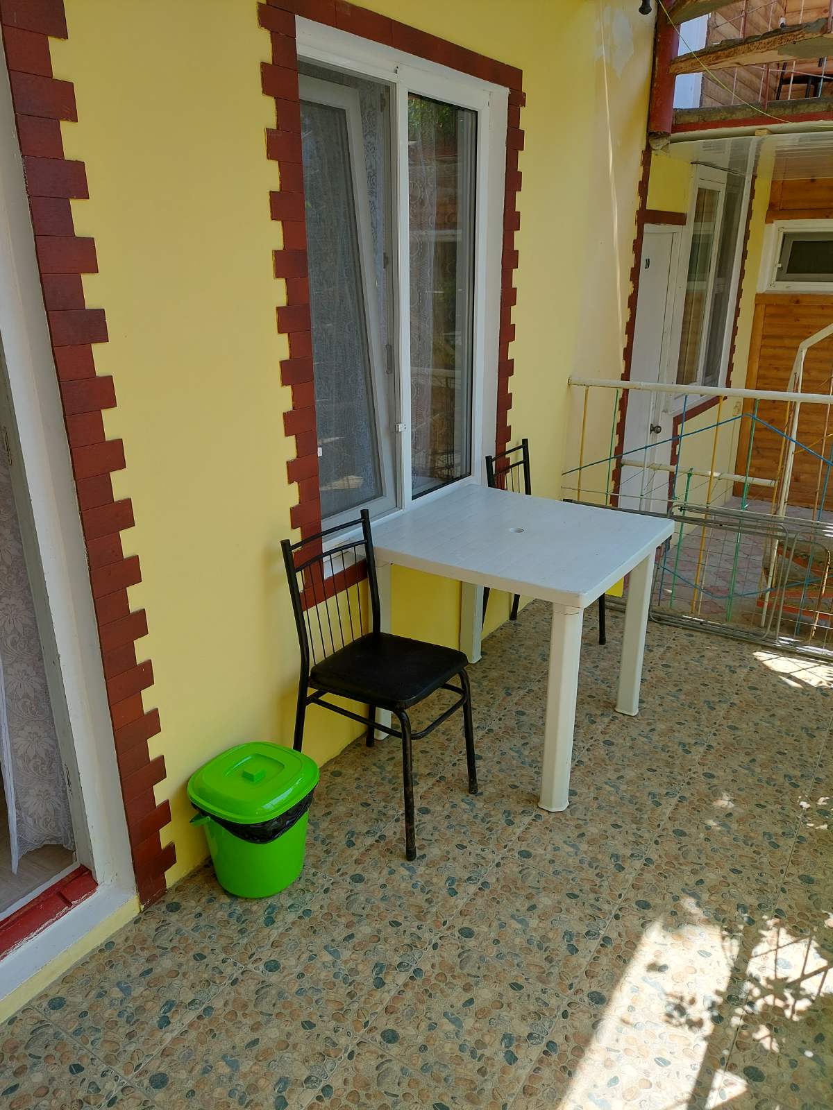 Трехместный номер с балконом