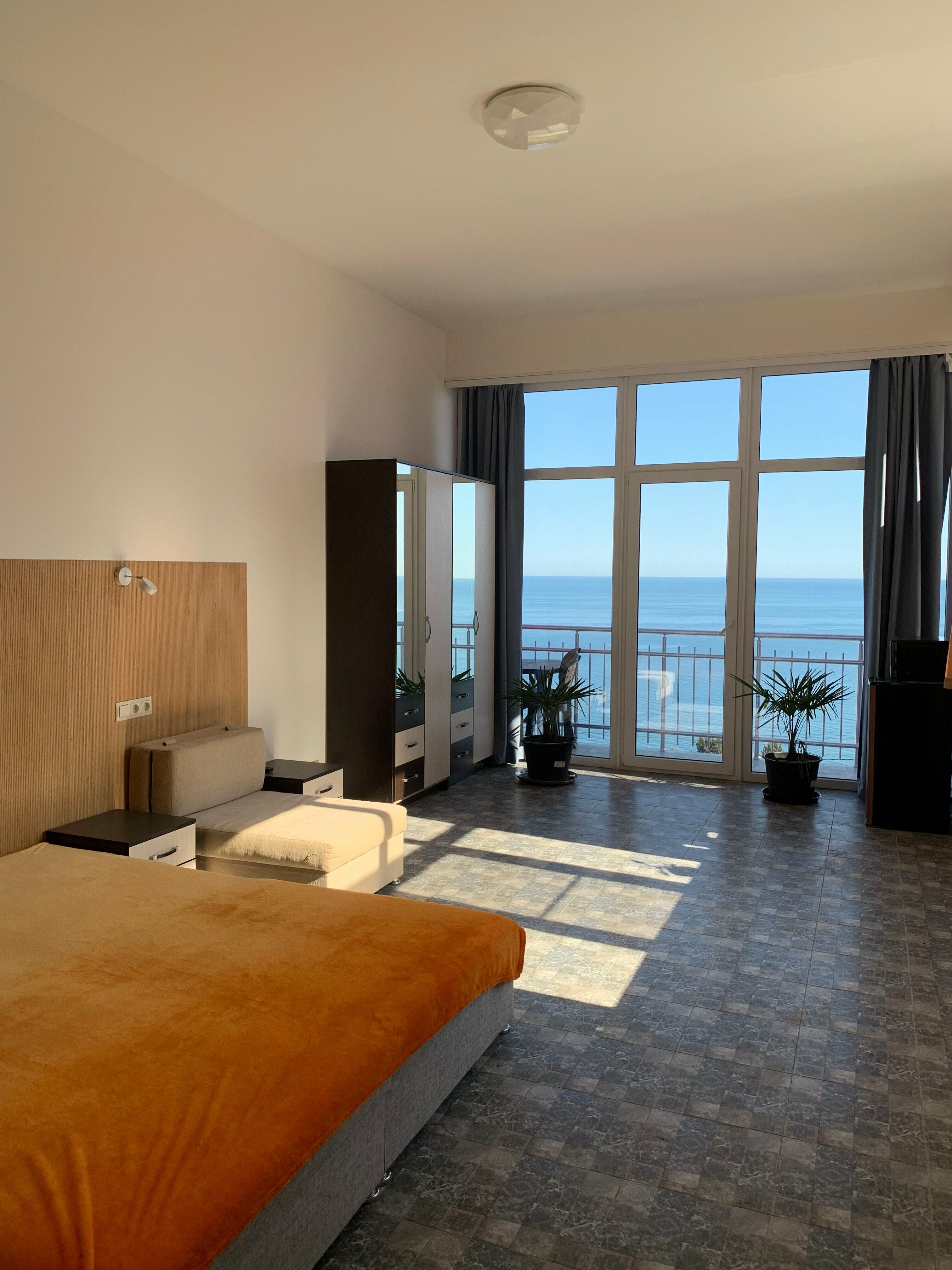 Семейный номер с видом на море