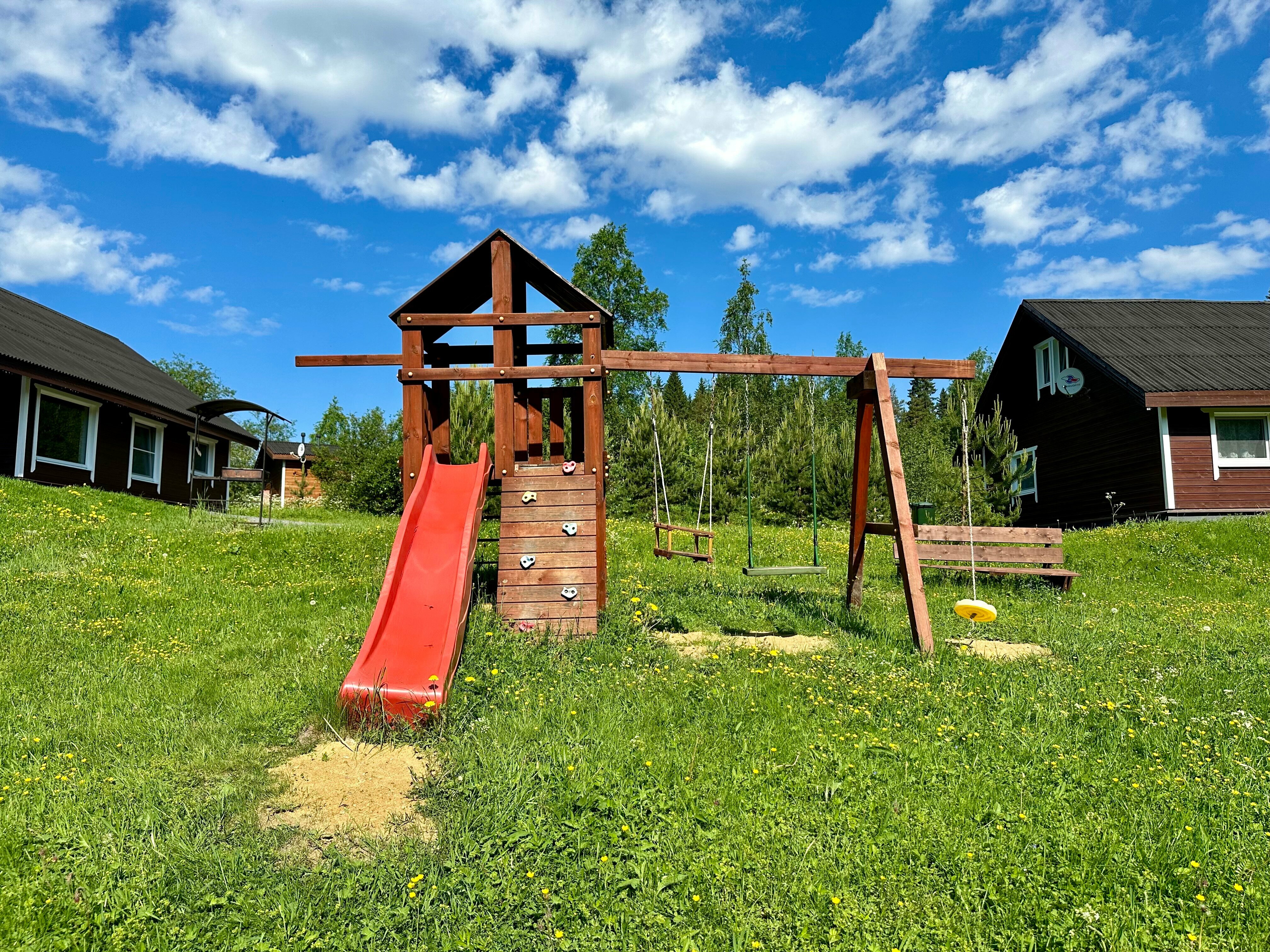 Коттедж с 3 спальнями, с сауной, на 6(+2) чел.