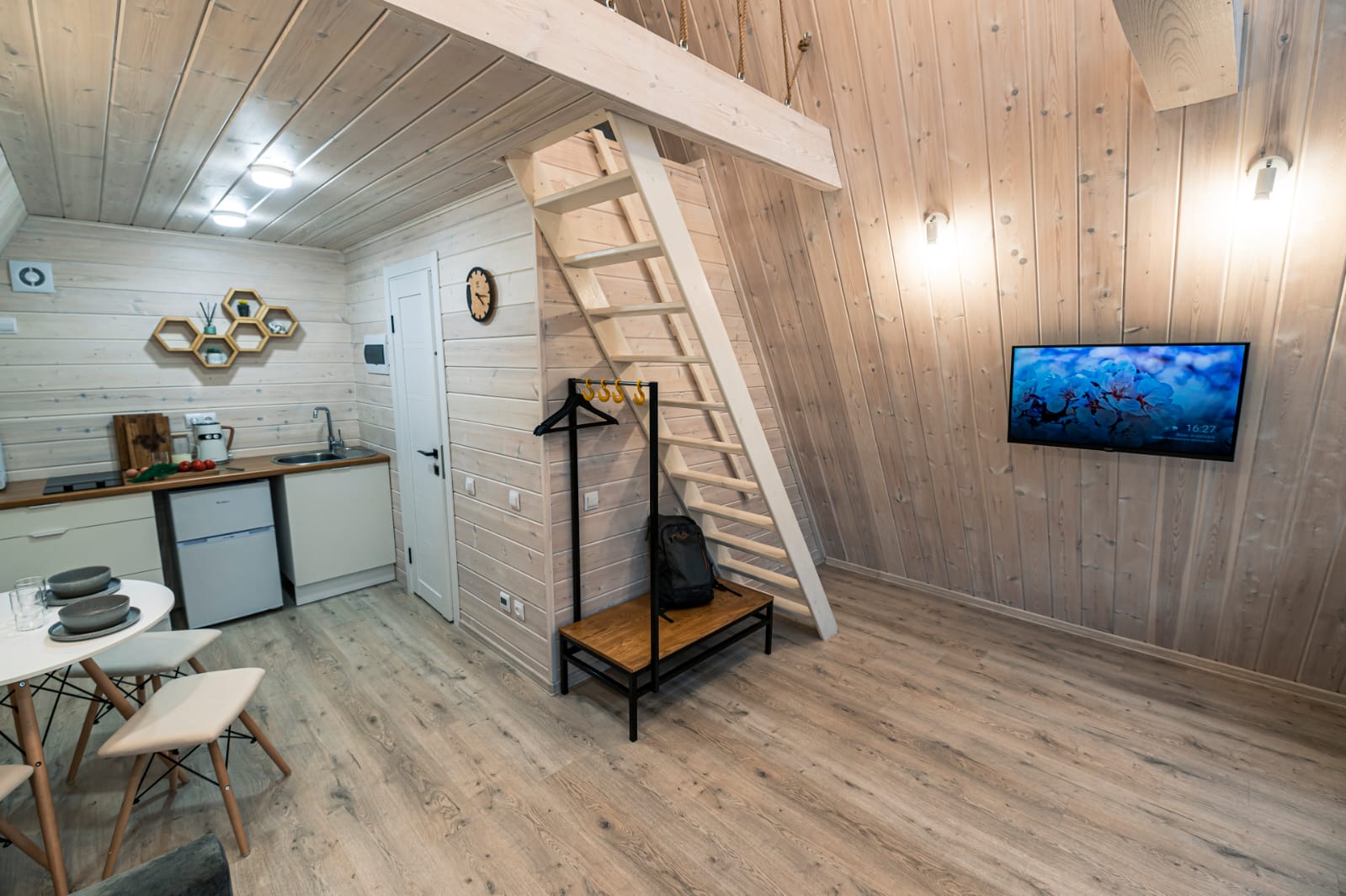 Улучшенный четырехместный номер