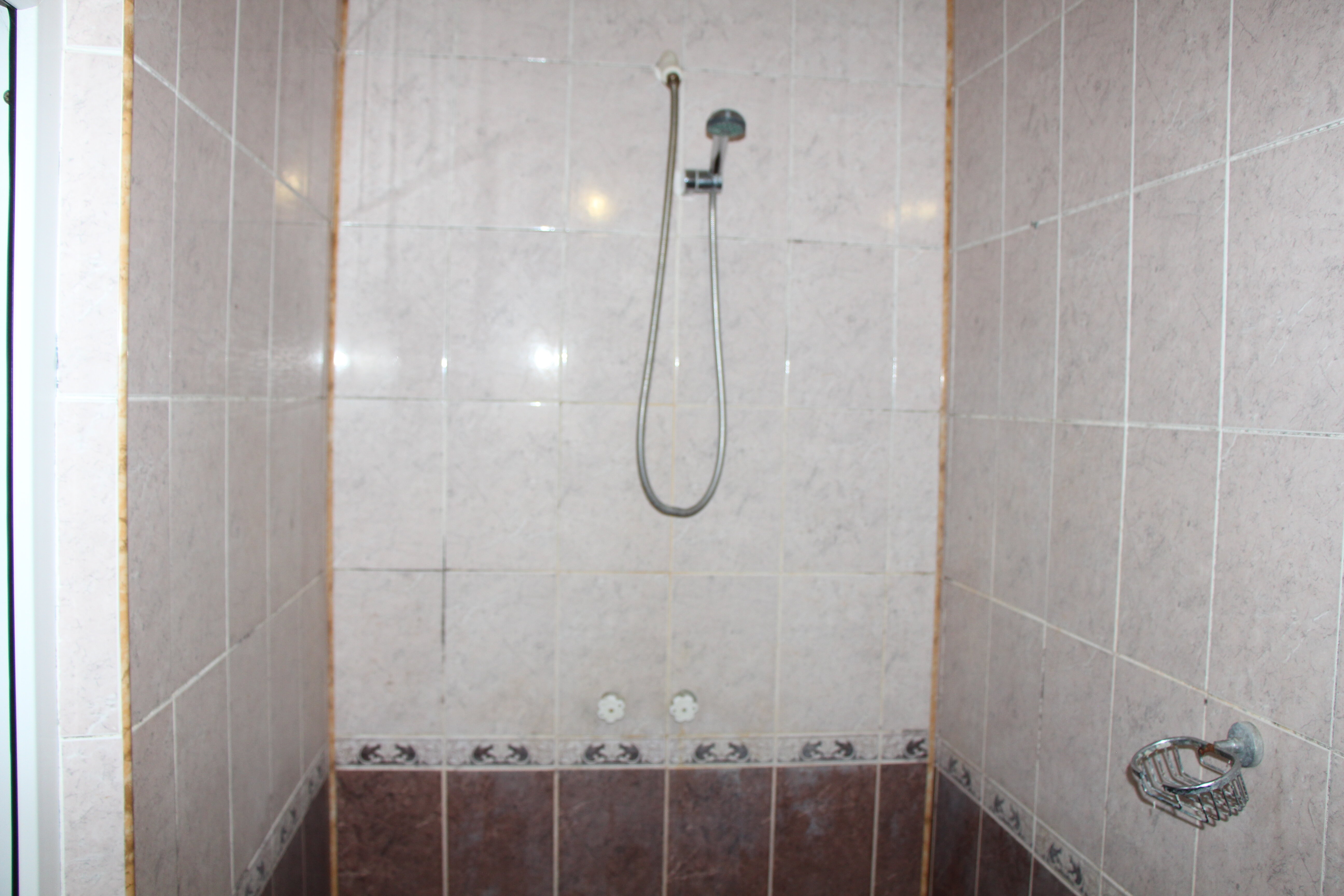 Четырехместный номер с душем