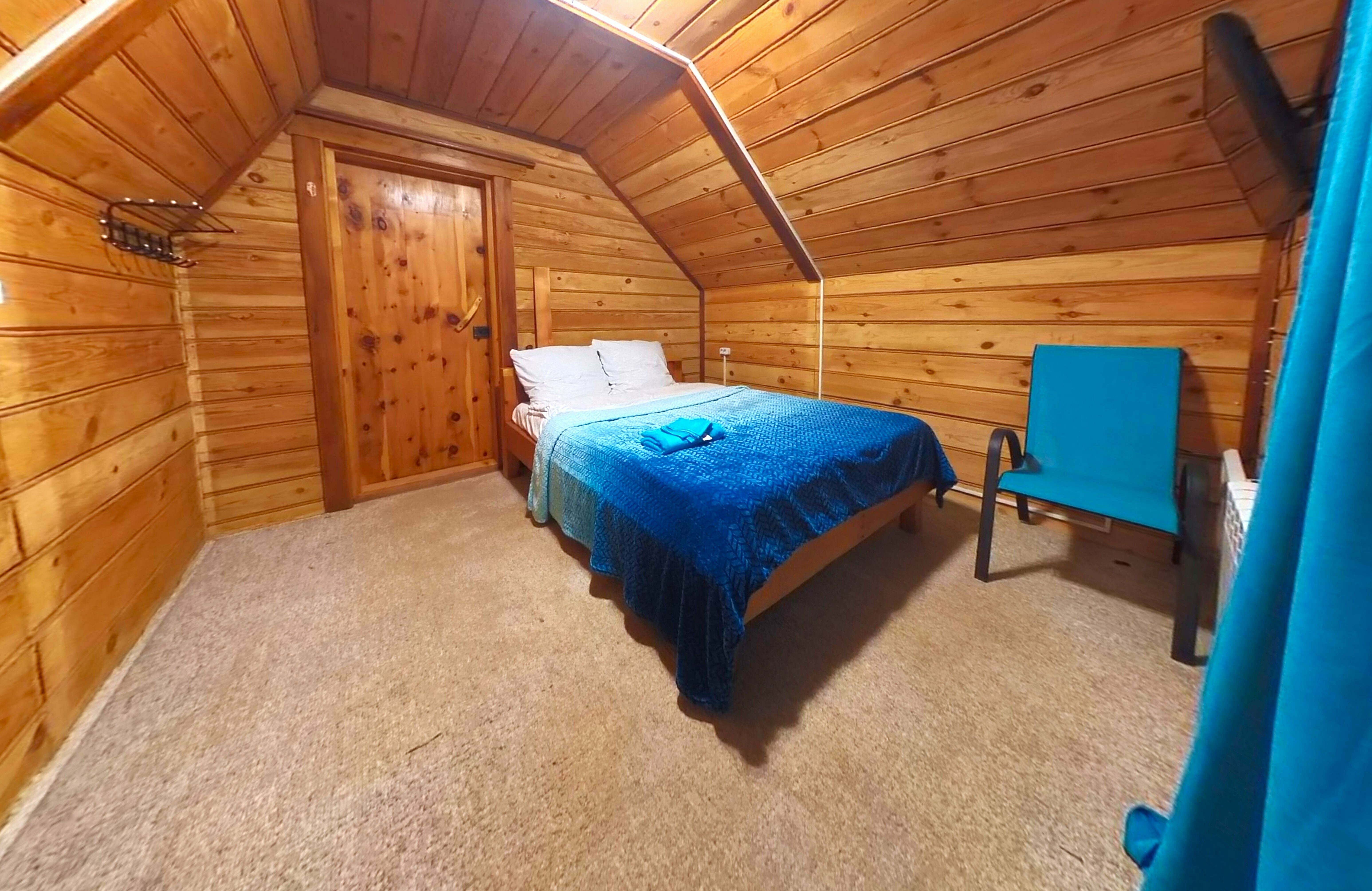 Двухместный номер с 1 кроватью и общей ванной комнатой