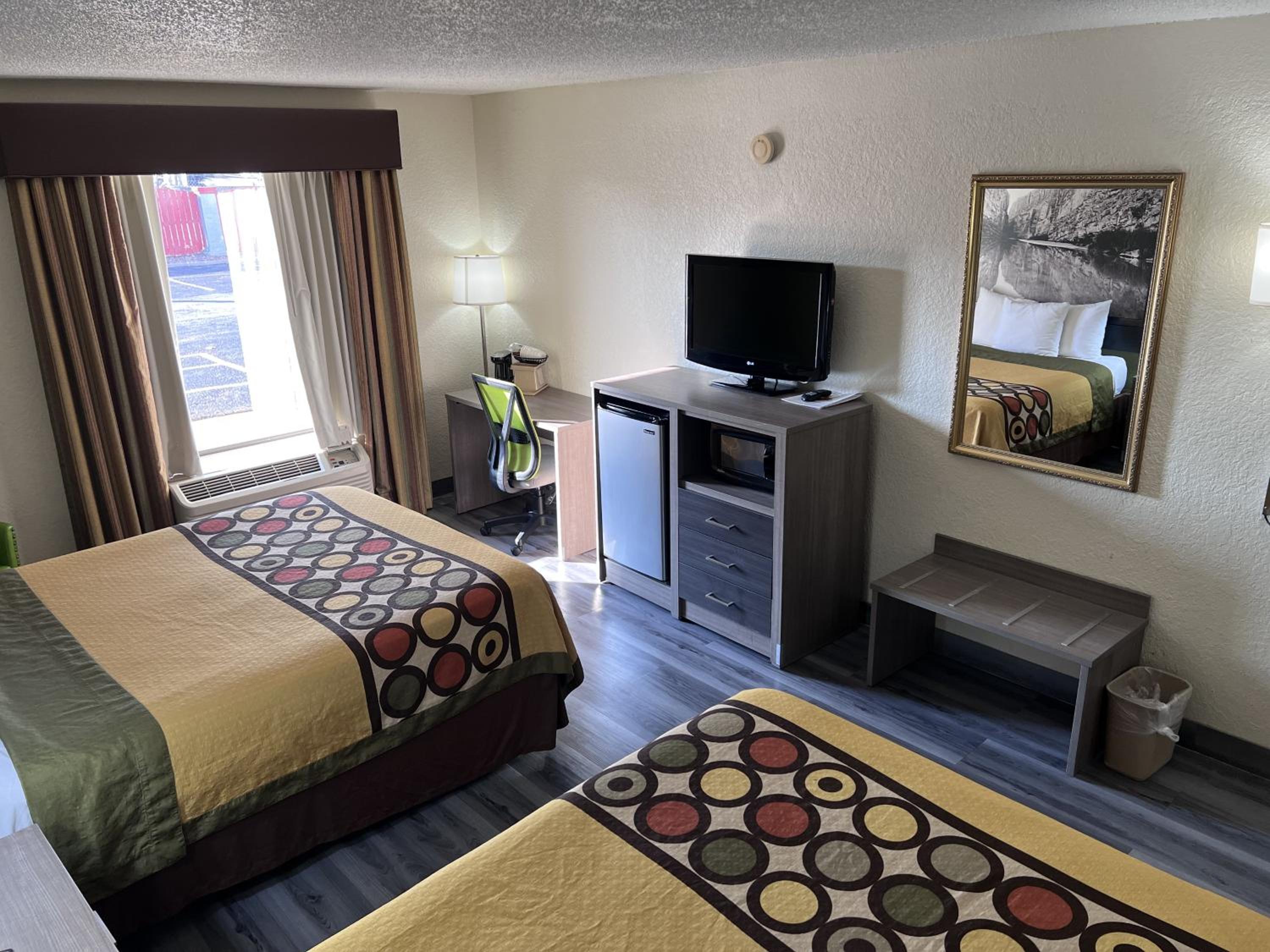 Queen Room with Two Queen Beds - Non-Smoking