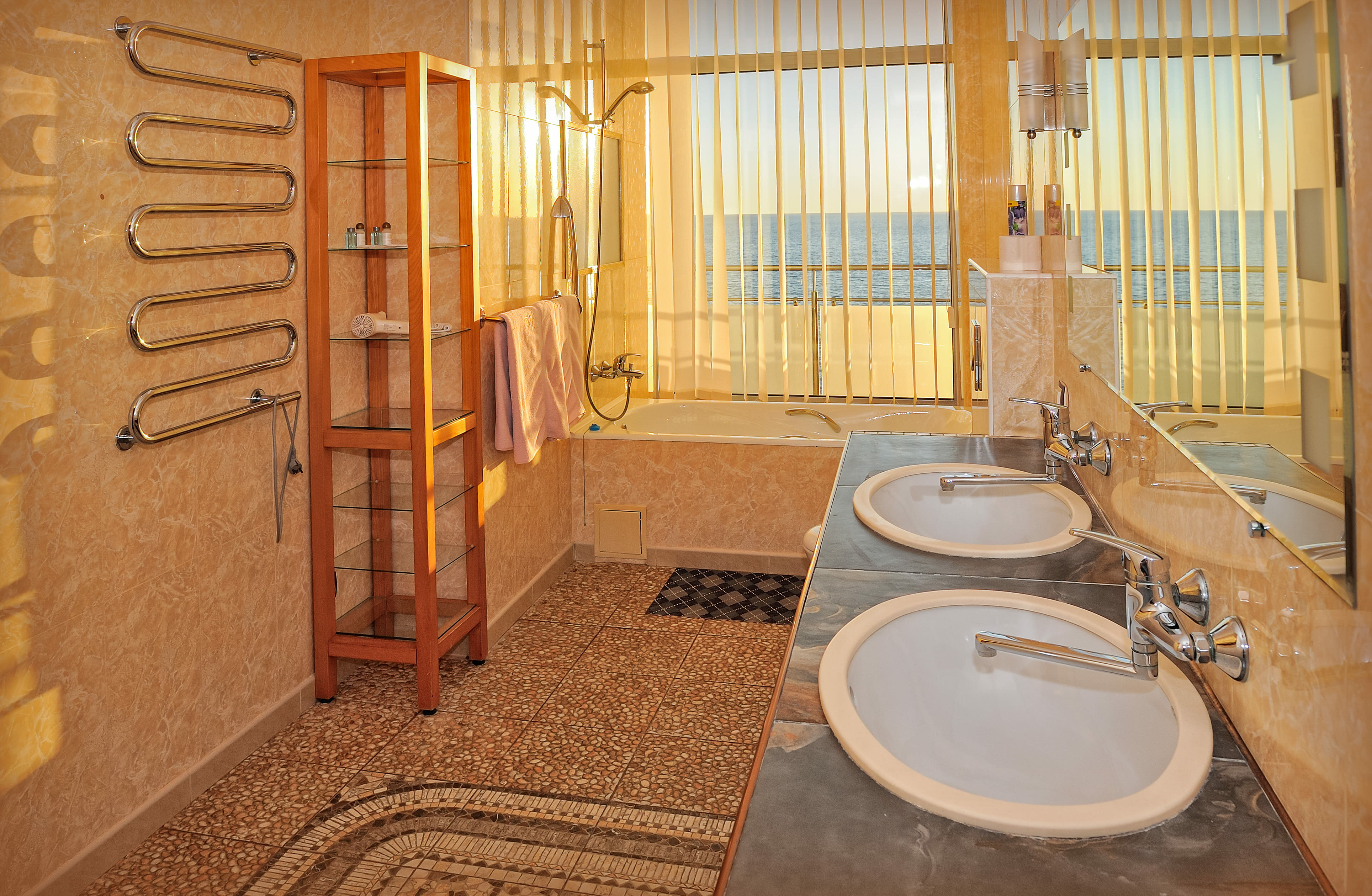 Четырехместный номер с видом на море