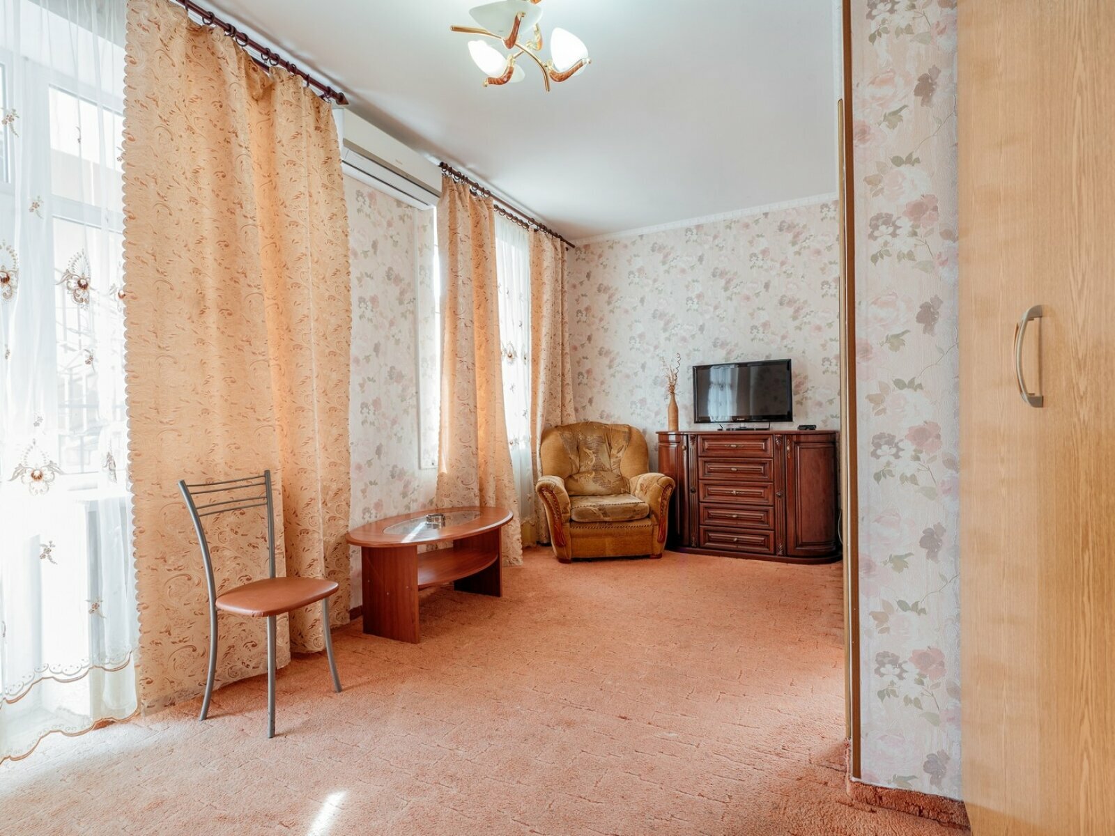 Семейный номер с балконом