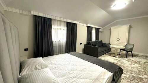 Двухместный номер с двуспальной кроватью и дополнительной кроватью в Бутик 345 Отель