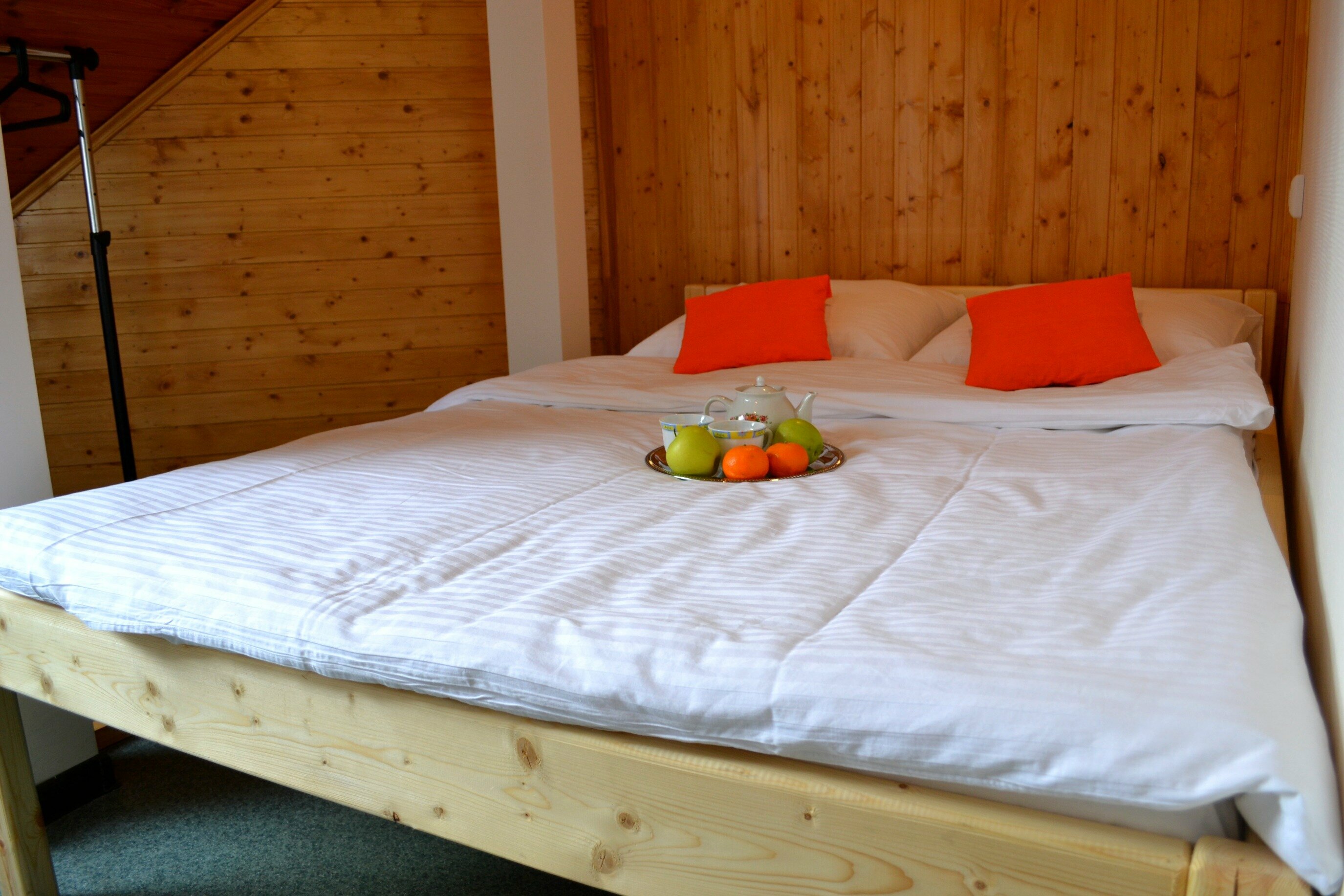 Двухместный номер с 1 кроватью и общей ванной комнатой