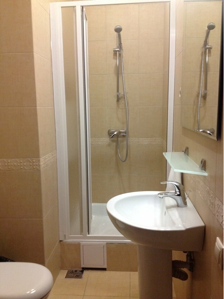 Одноместный номер с общим душем и туалетом