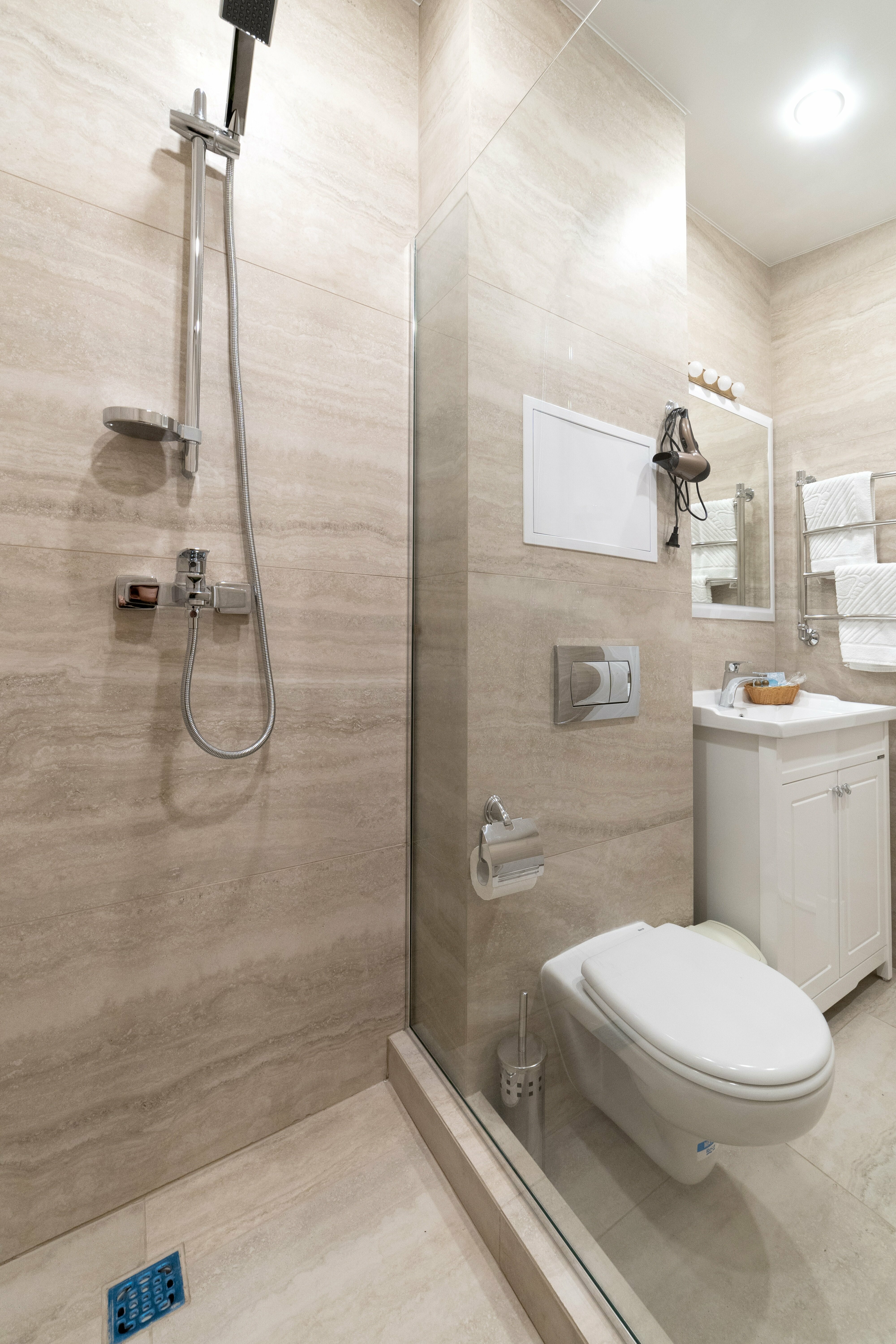 Просторный двухместный номер с 2 отдельными кроватями