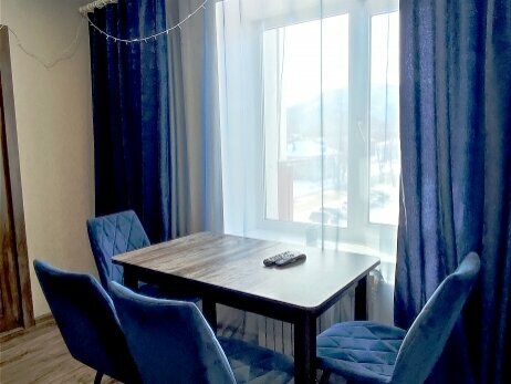 Семейный номер с видом на горы