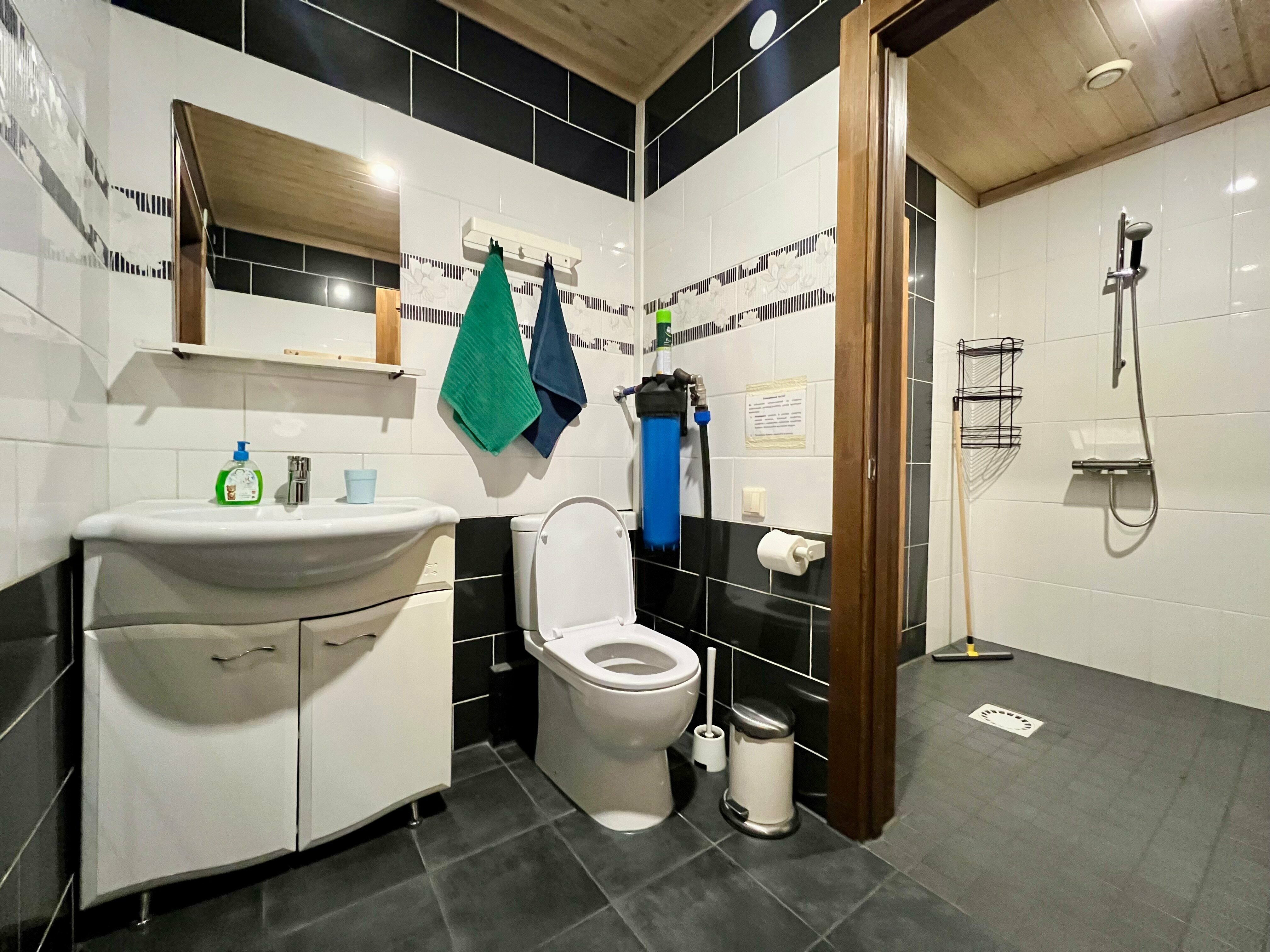 Коттедж с 4 спальнями, с сауной, 2 санузлами, на 8(+4) чел.