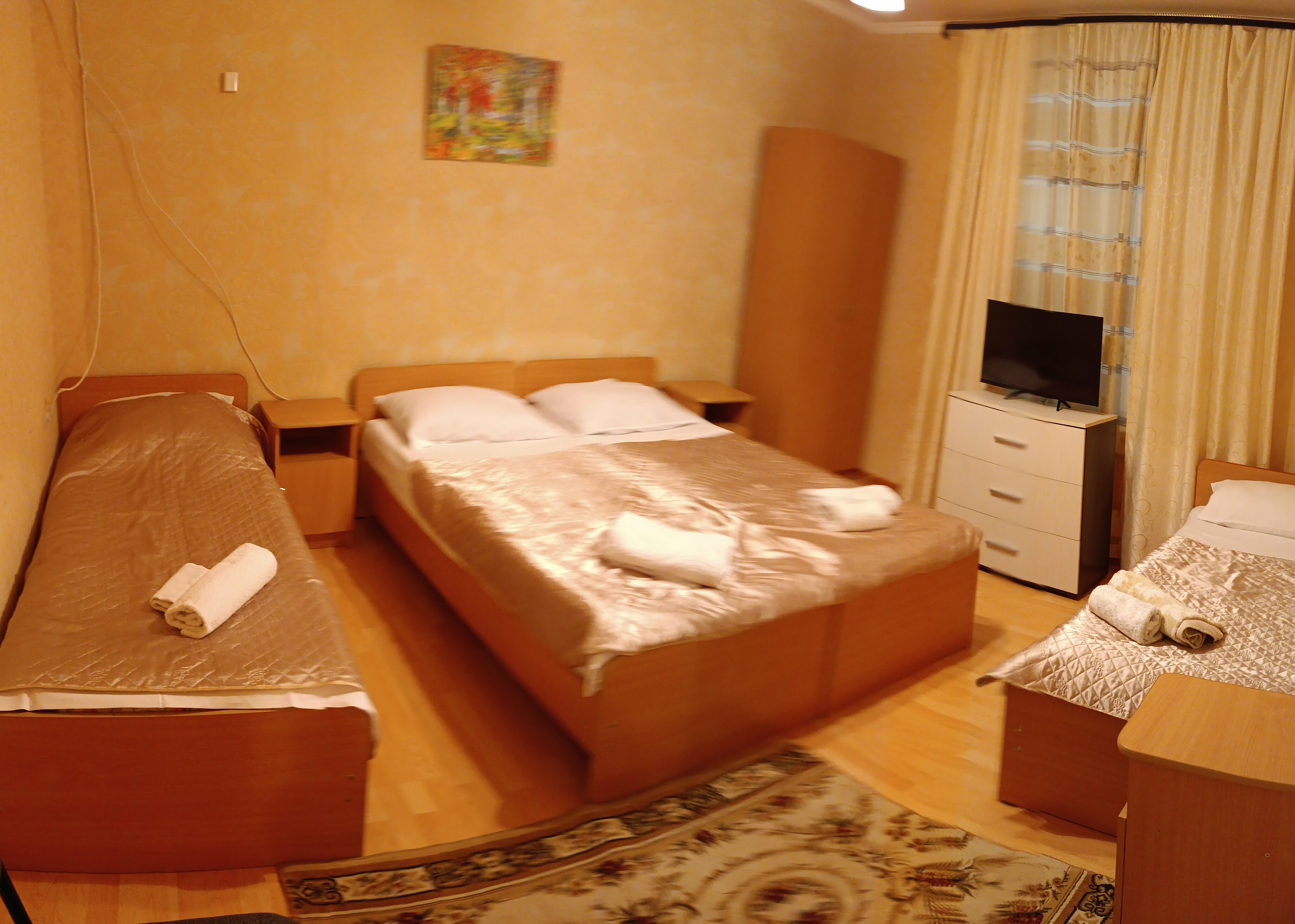 Четырехместный номер с общей ванной комнатой