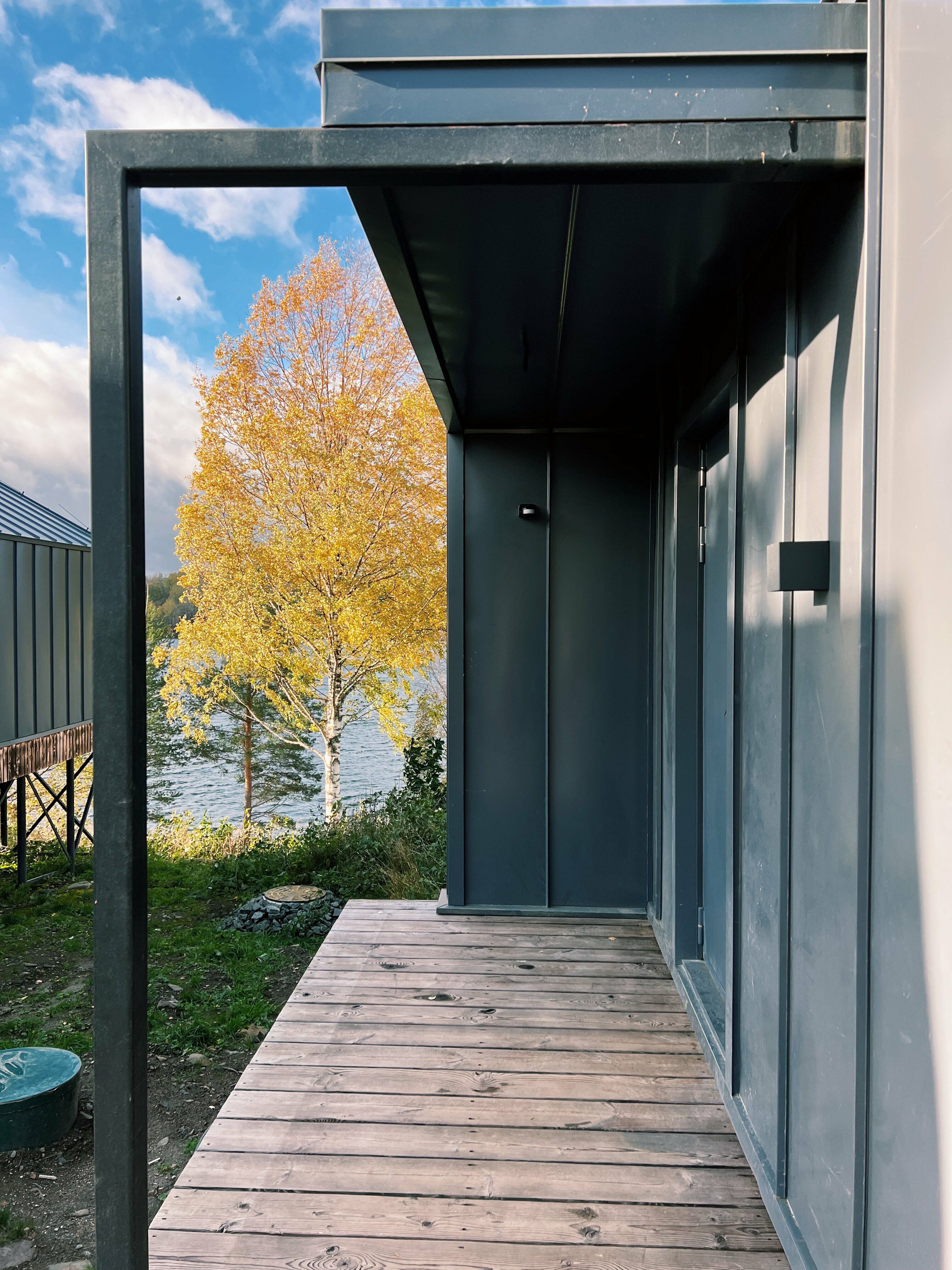 Дом с видом на озеро