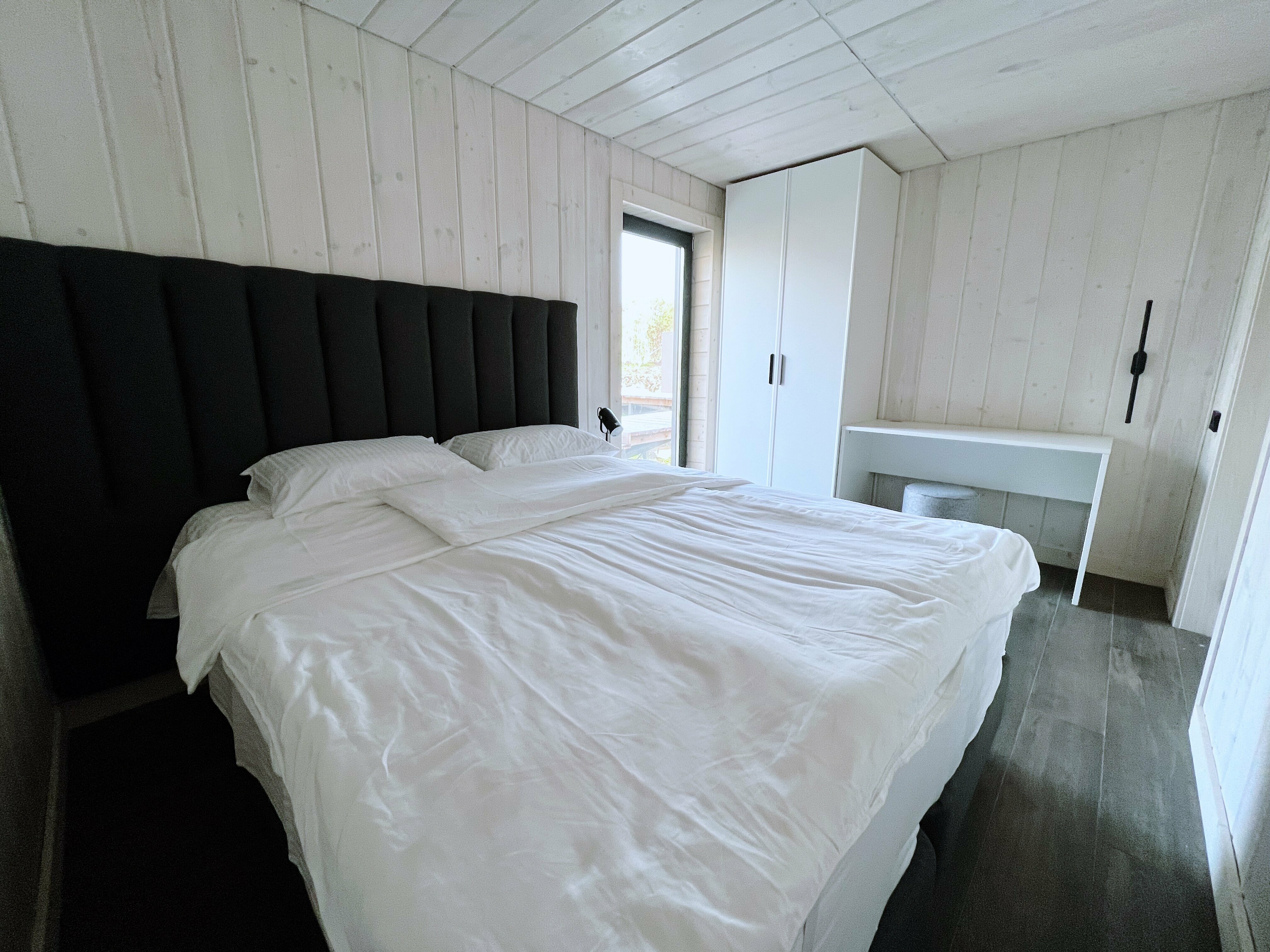 Дом с видом на озеро