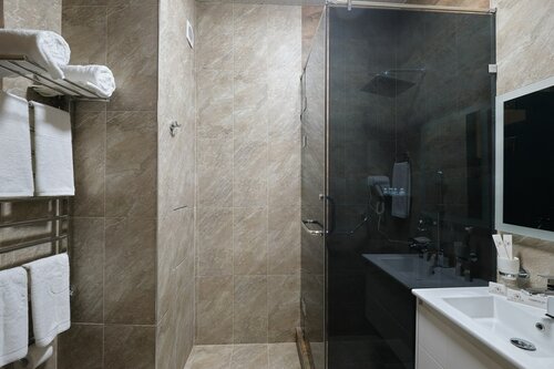 FAMILY в East Star Hotel