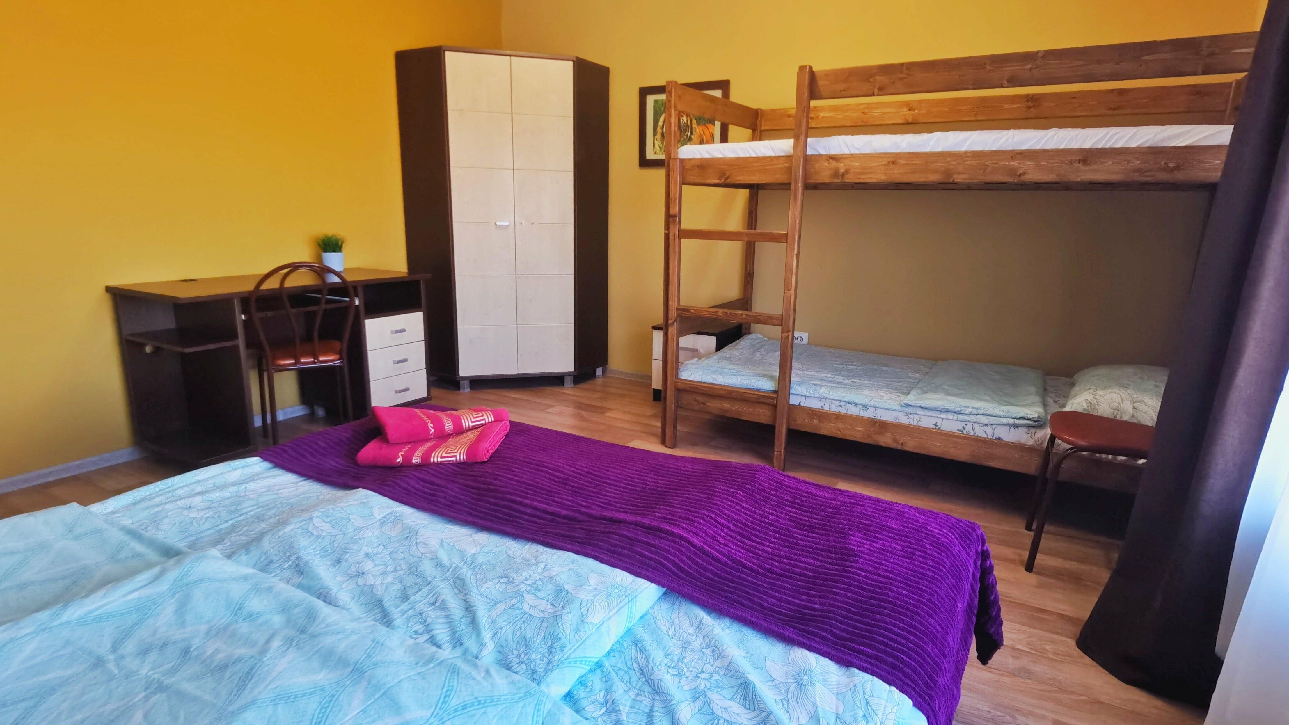 Семейный номер с видом на озеро